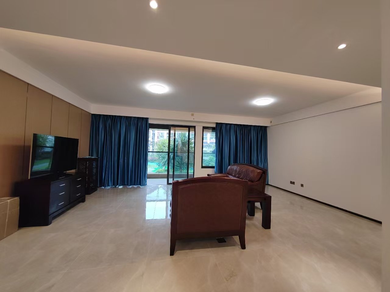 鲁能海蓝公馆  3室2厅2卫    3500.0元/月