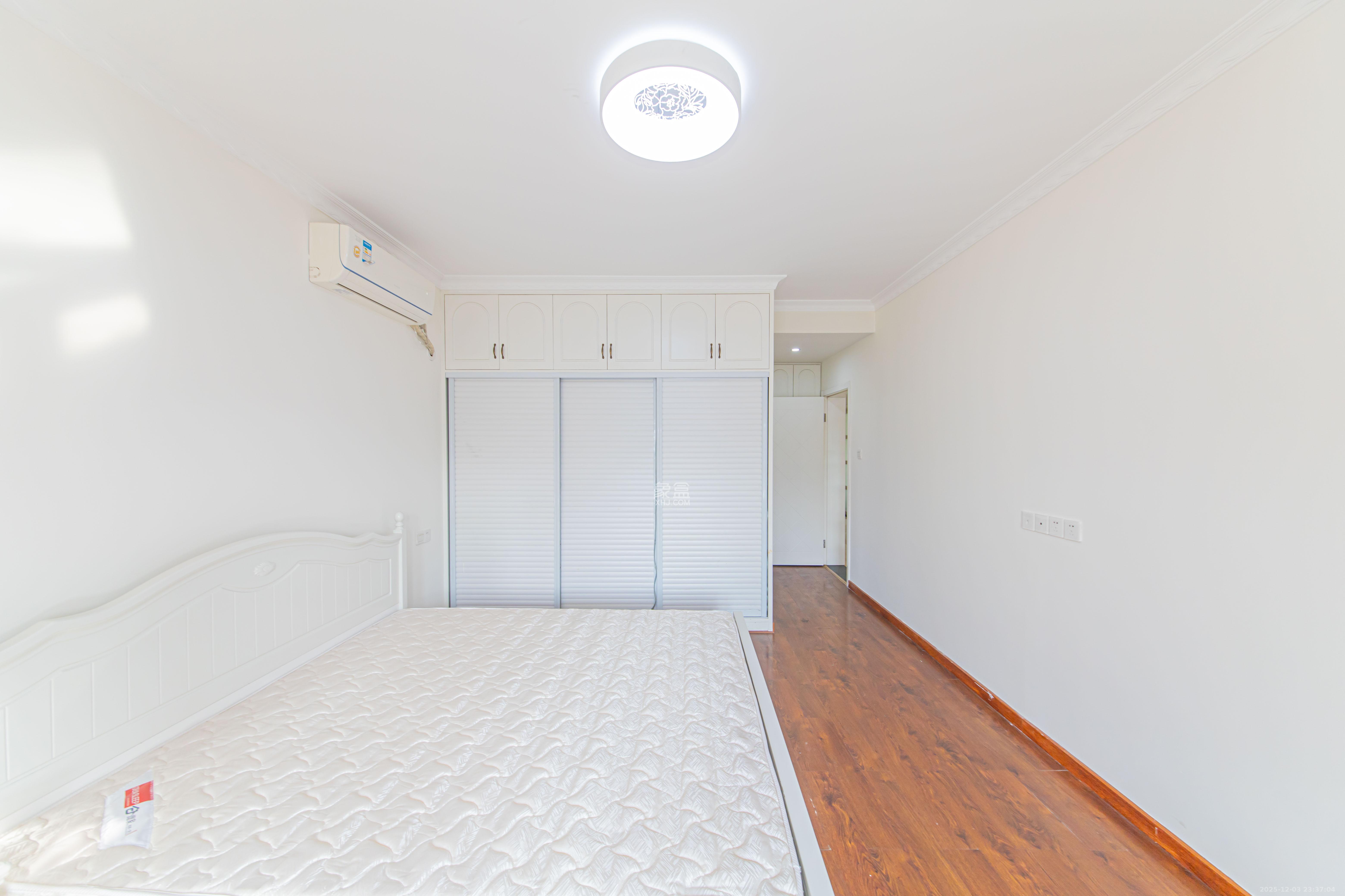 鑫远尚玺苑  4室2厅2卫    168.0万卧室