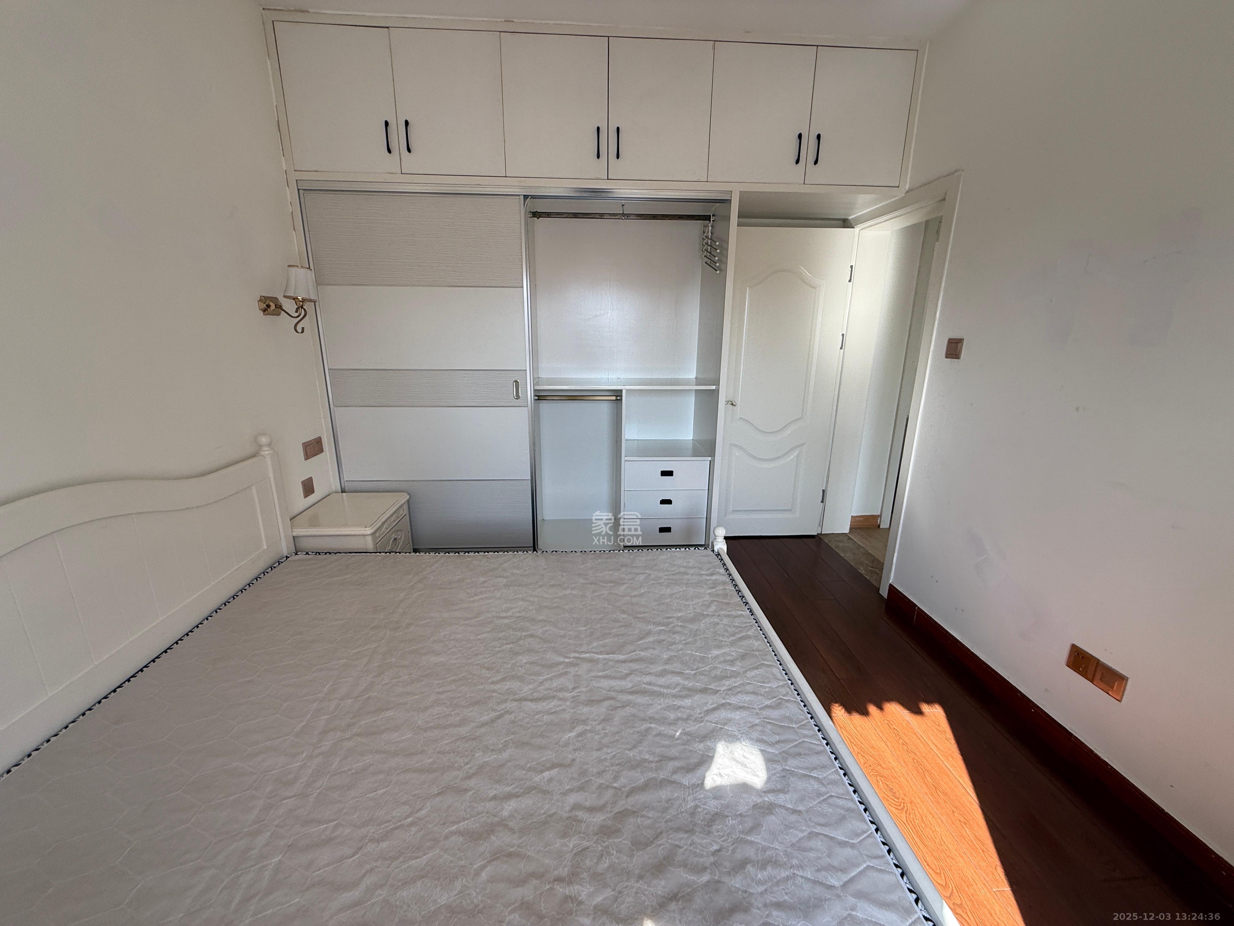 芙蓉别墅山庄(嘉湘华庭) 3室2厅1卫 3000.0元/月 芙蓉别墅山庄(嘉湘华庭) 3室2厅1卫 3000.0元/月室内图