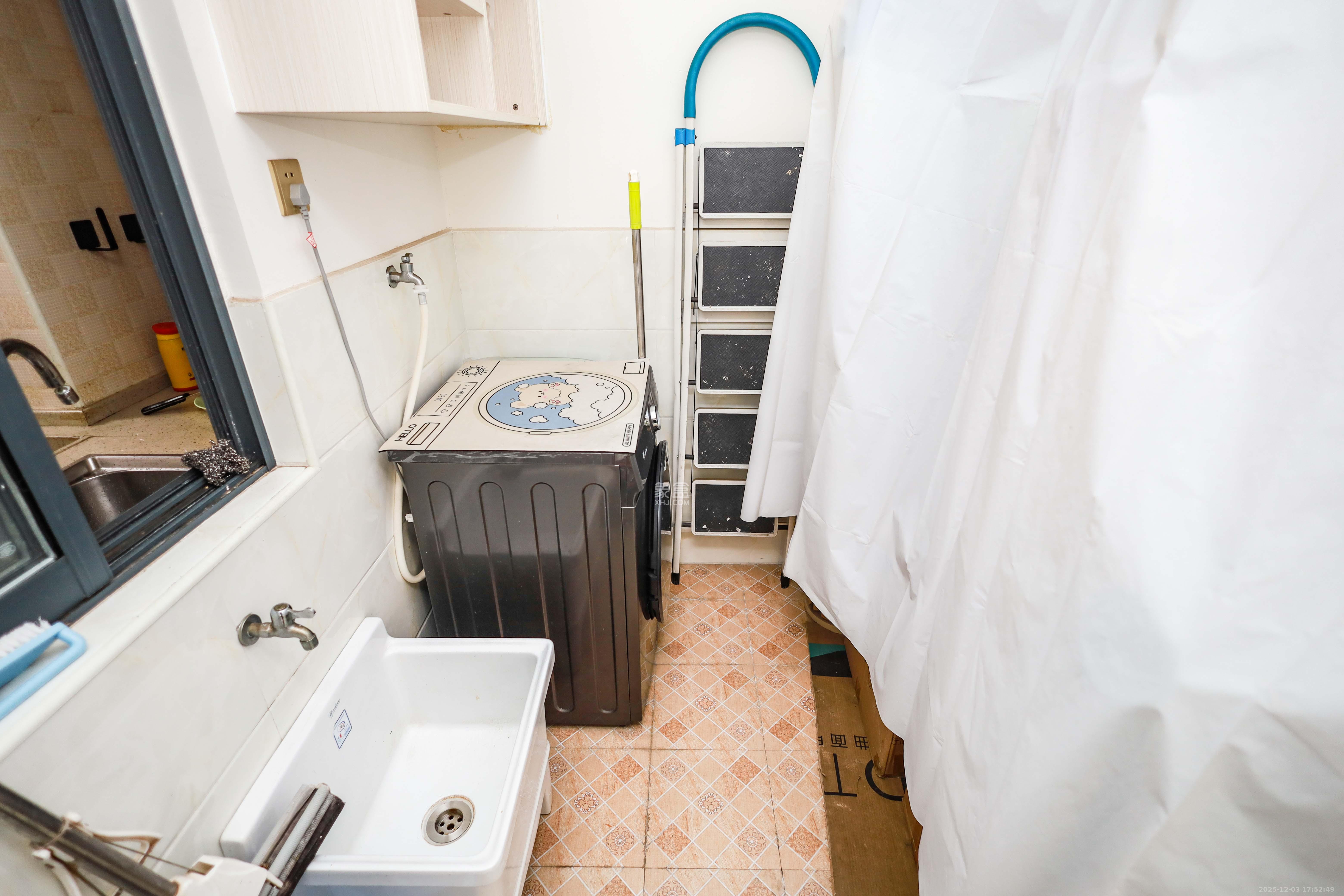 天麓尚层 3室2厅2卫 78.0万 天麓尚层 3室2厅2卫 78.0万阳台