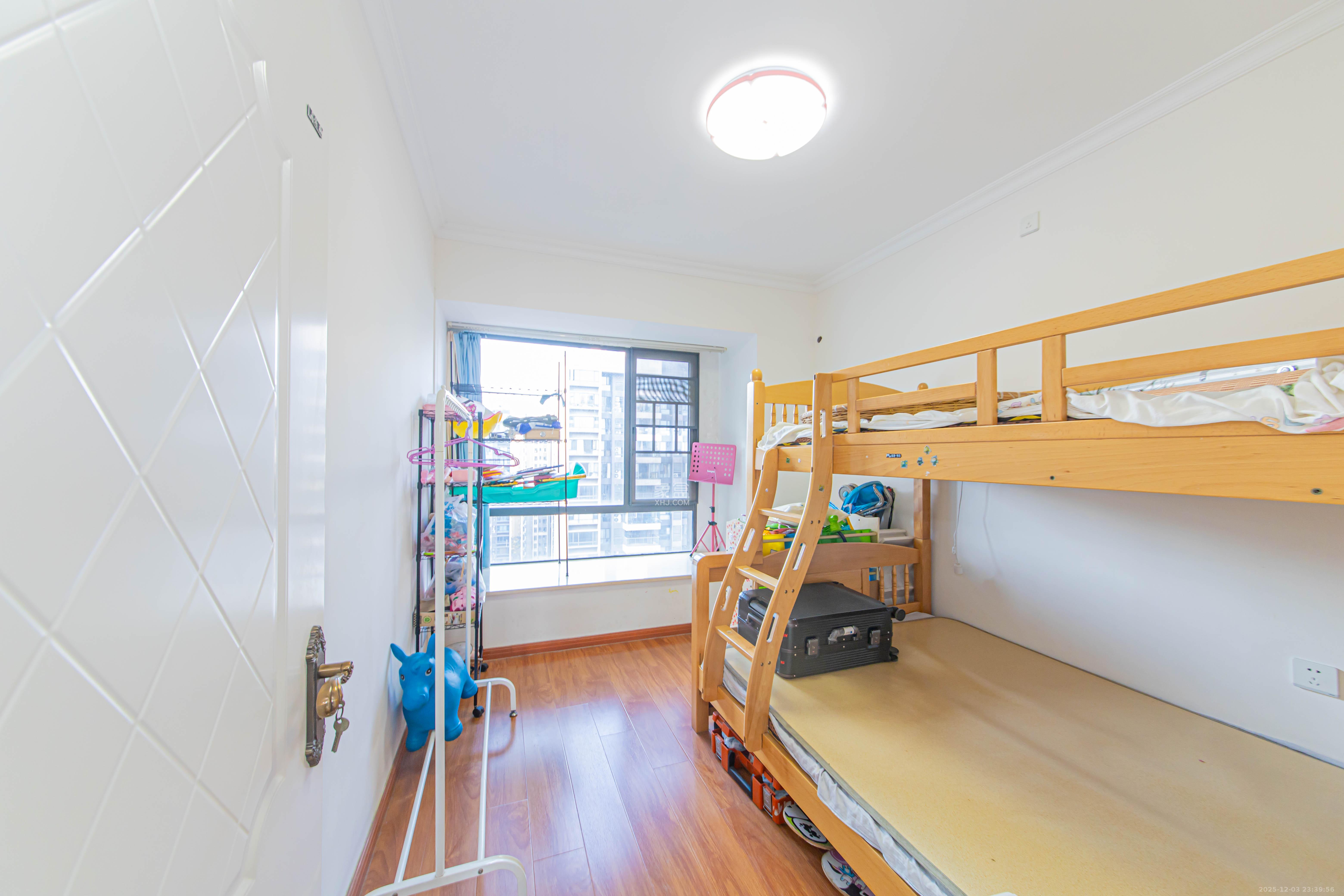 汇金城/嘉华城二期 4室2厅2卫 148.0万 汇金城/嘉华城二期 4室2厅2卫 148.0万卧室