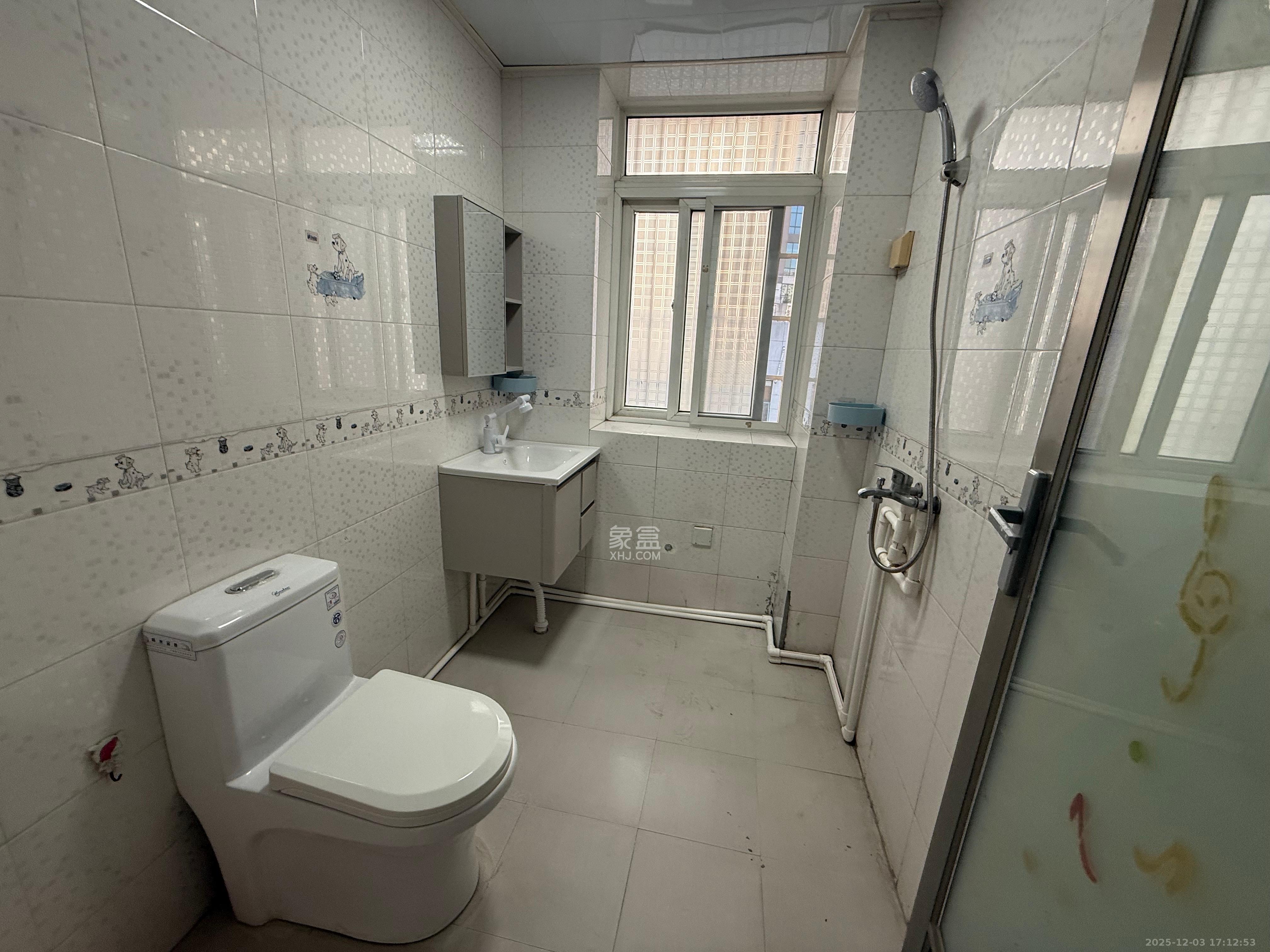 兴安苑  5室2厅2卫    2000.0元/月室内图