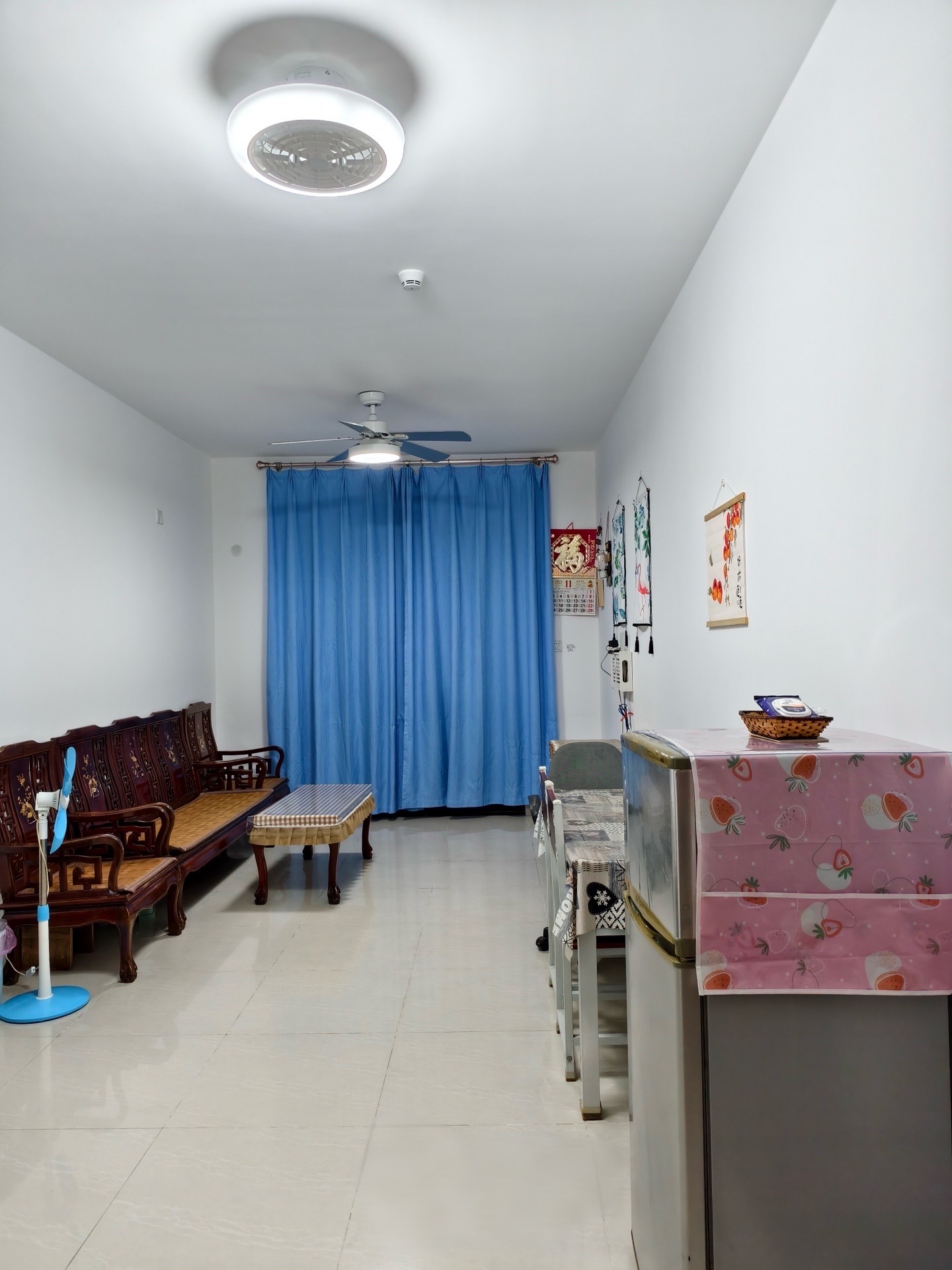 滨海新城二区（B09地块）  1室2厅1卫    2500.0元/月