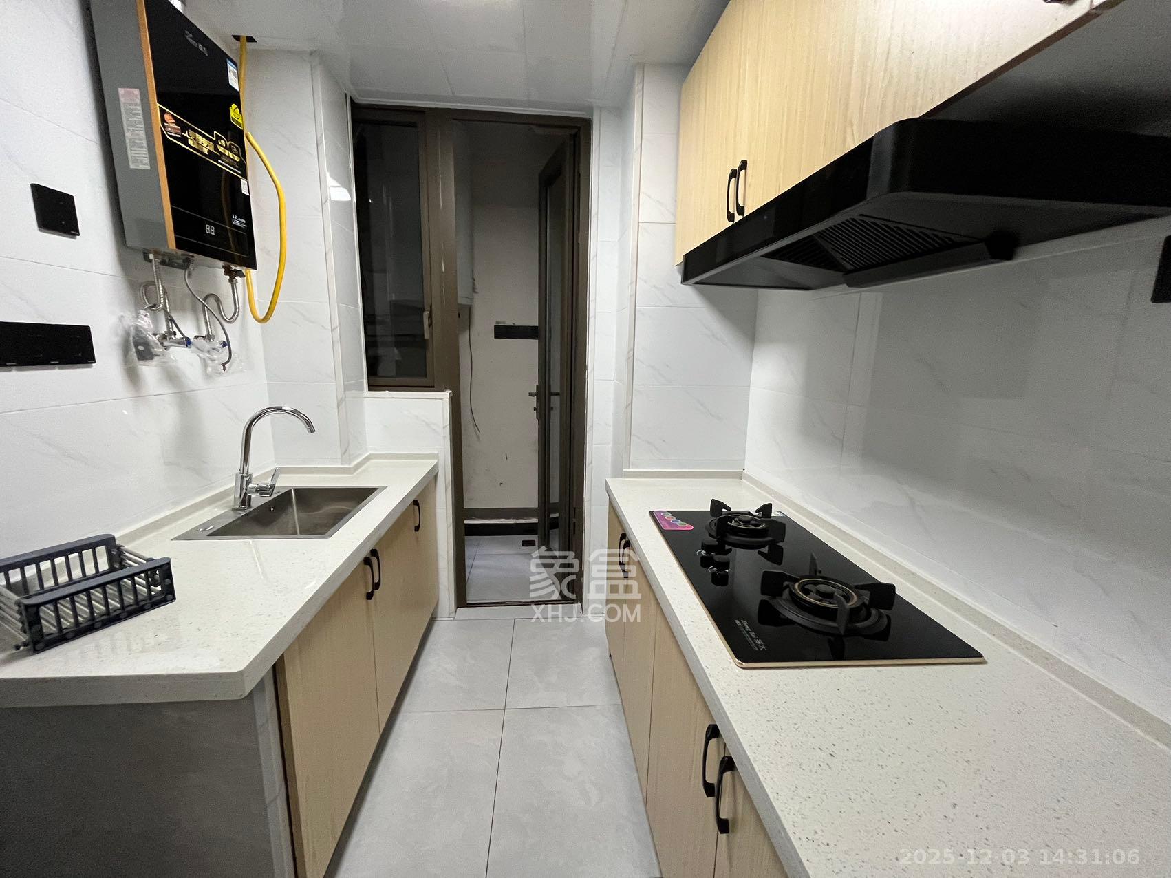 绿地公馆(绿地名邸) 3室2厅2卫 2700.0元/月 绿地公馆(绿地名邸) 3室2厅2卫 2700.0元/月室内图