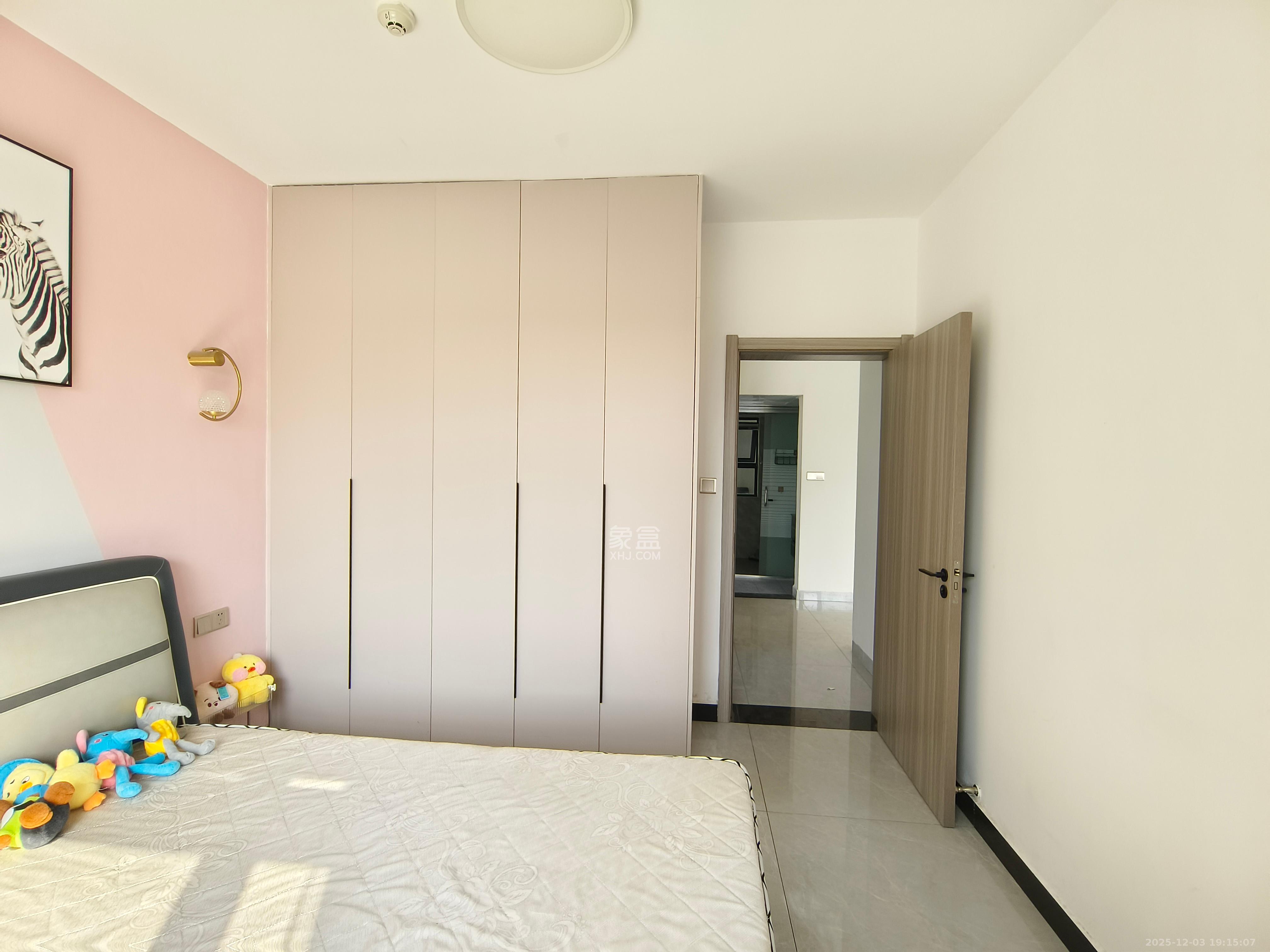 明发阅江悦府  3室2厅1卫    2400.0元/月室内图