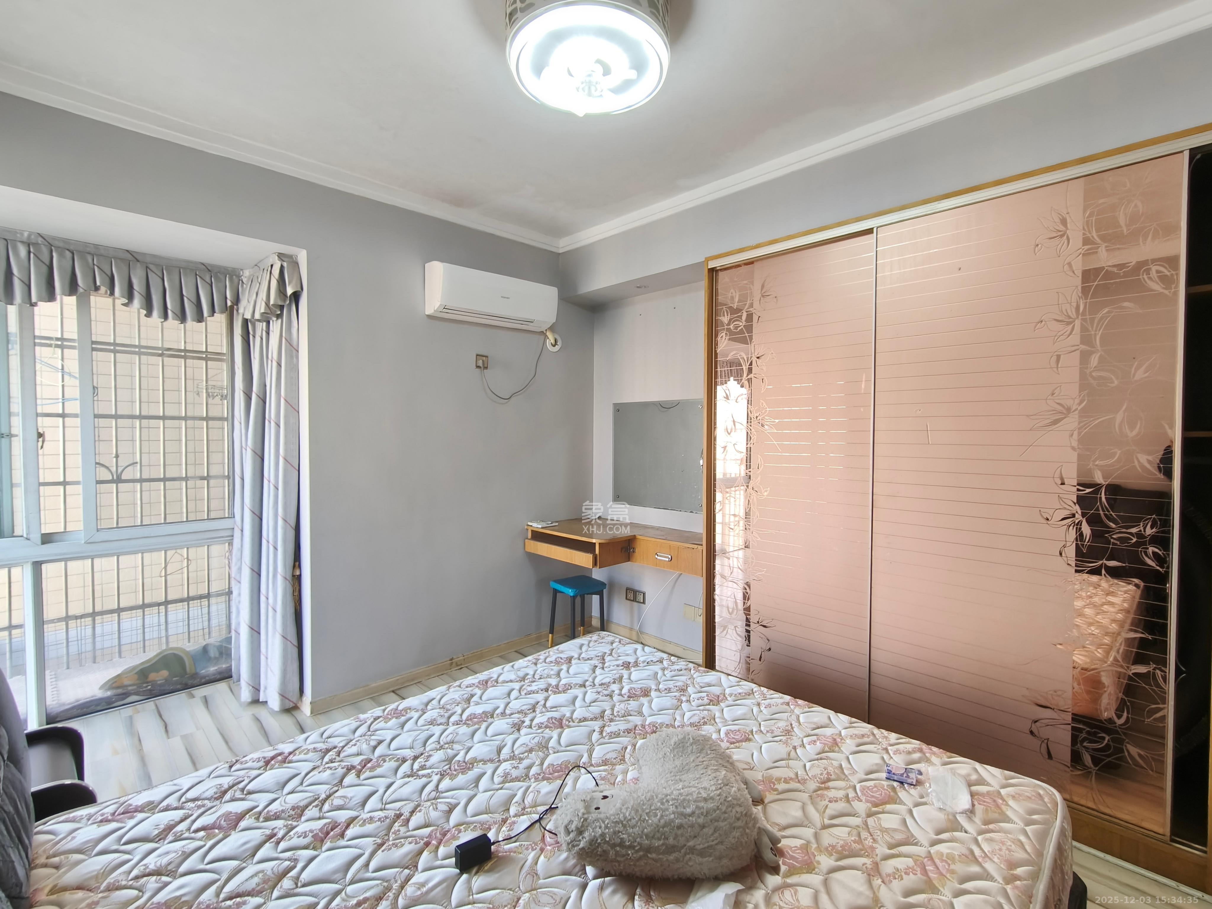 圣力华苑 2室2厅1卫 1650.0元/月 圣力华苑 2室2厅1卫 1650.0元/月室内图