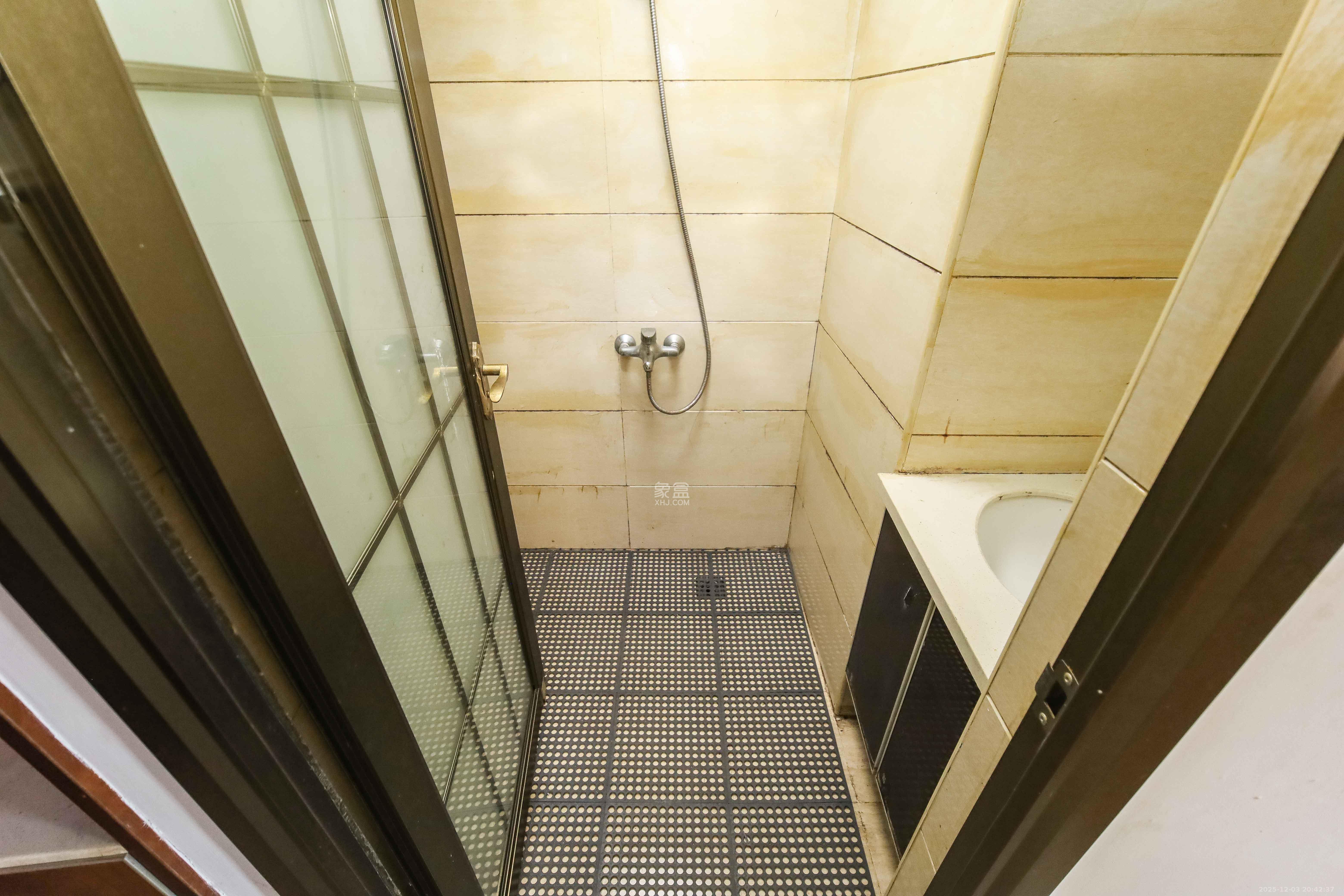 东方银座(东方摩卡) 1室1厅1卫 22.0万 东方银座(东方摩卡) 1室1厅1卫 22.0万卫生间