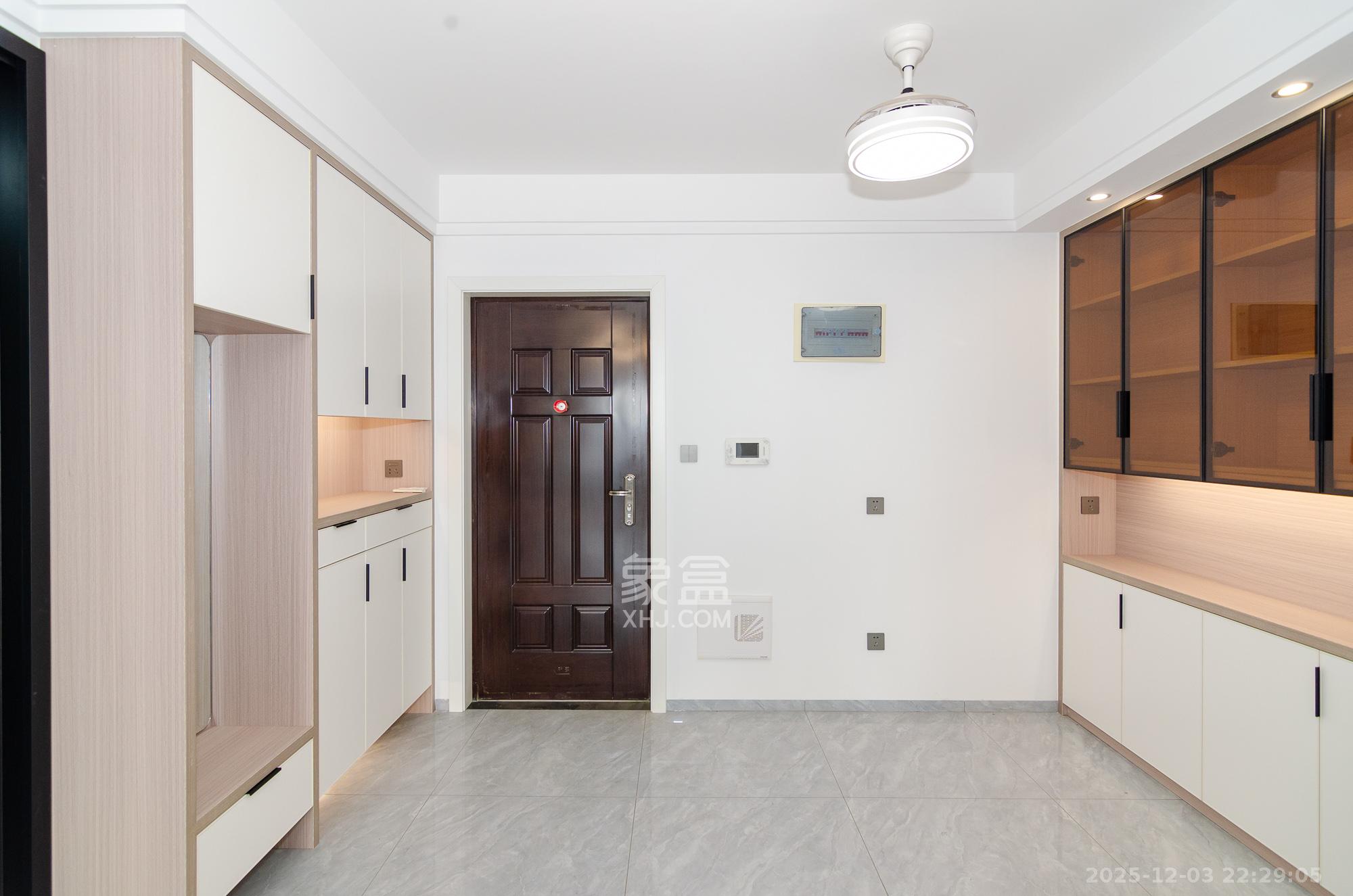 金地三千府（金地湖山樾、金地自在城）  3室2厅1卫    51.8万客厅