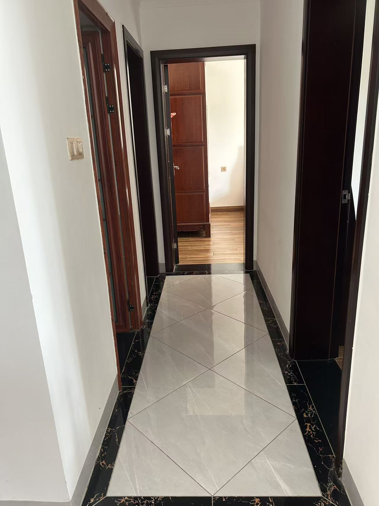 恩祥新城  3室2厅1卫    3300.0元/月