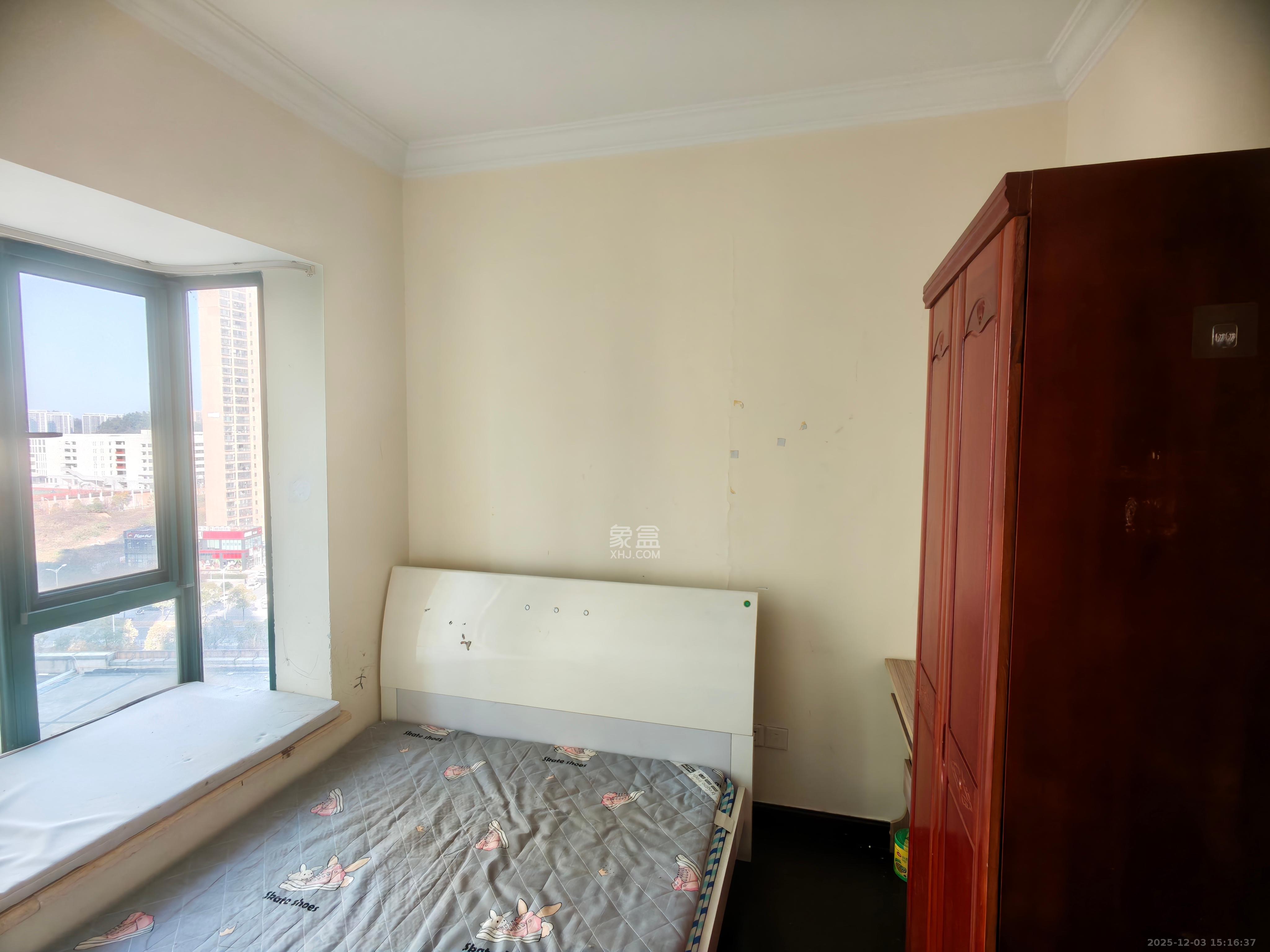 恒大华府 3室2厅1卫 2100.0元/月 恒大华府 3室2厅1卫 2100.0元/月室内图