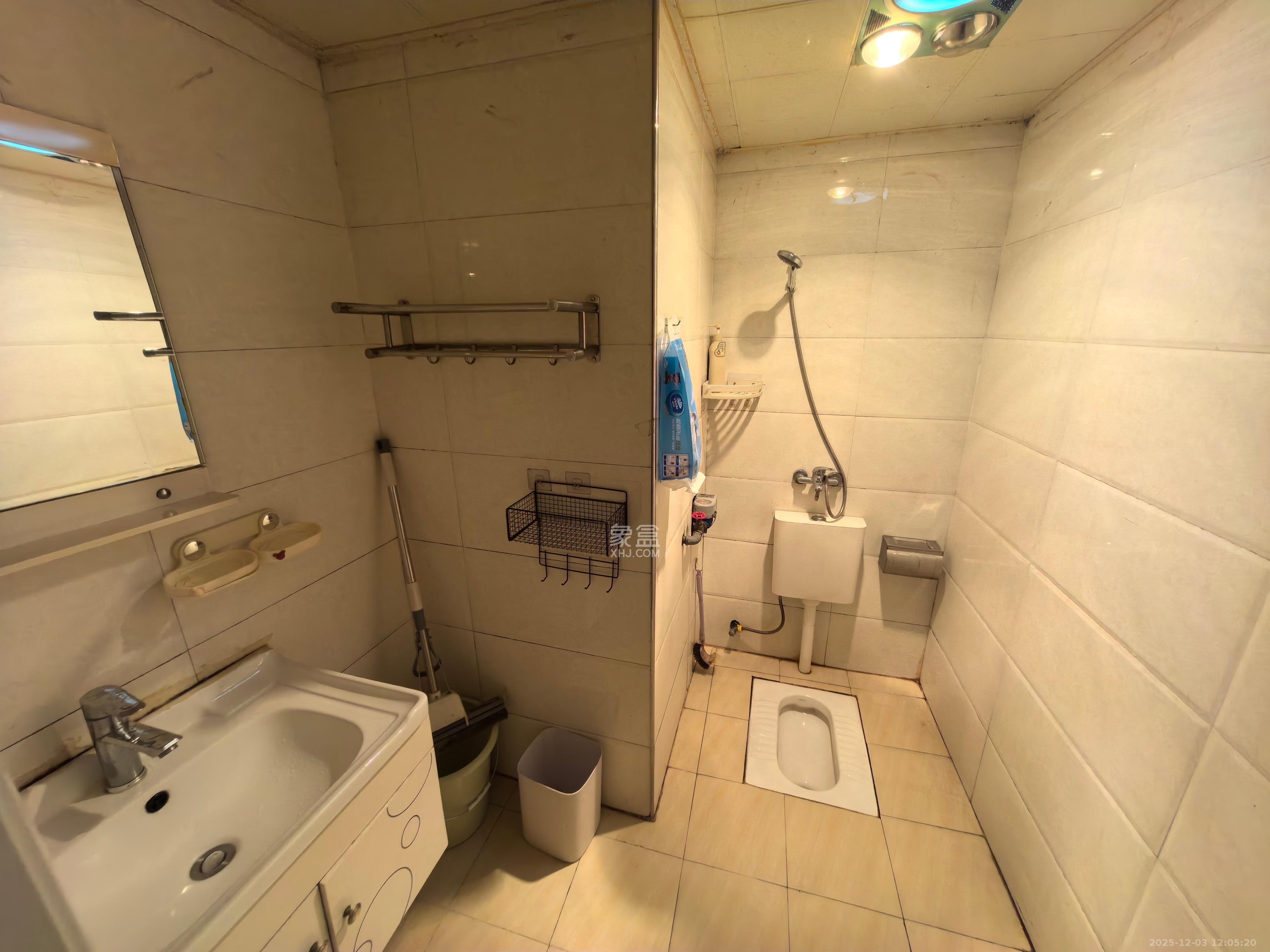 东方航标  1室1厅1卫    1200.0元/月室内图