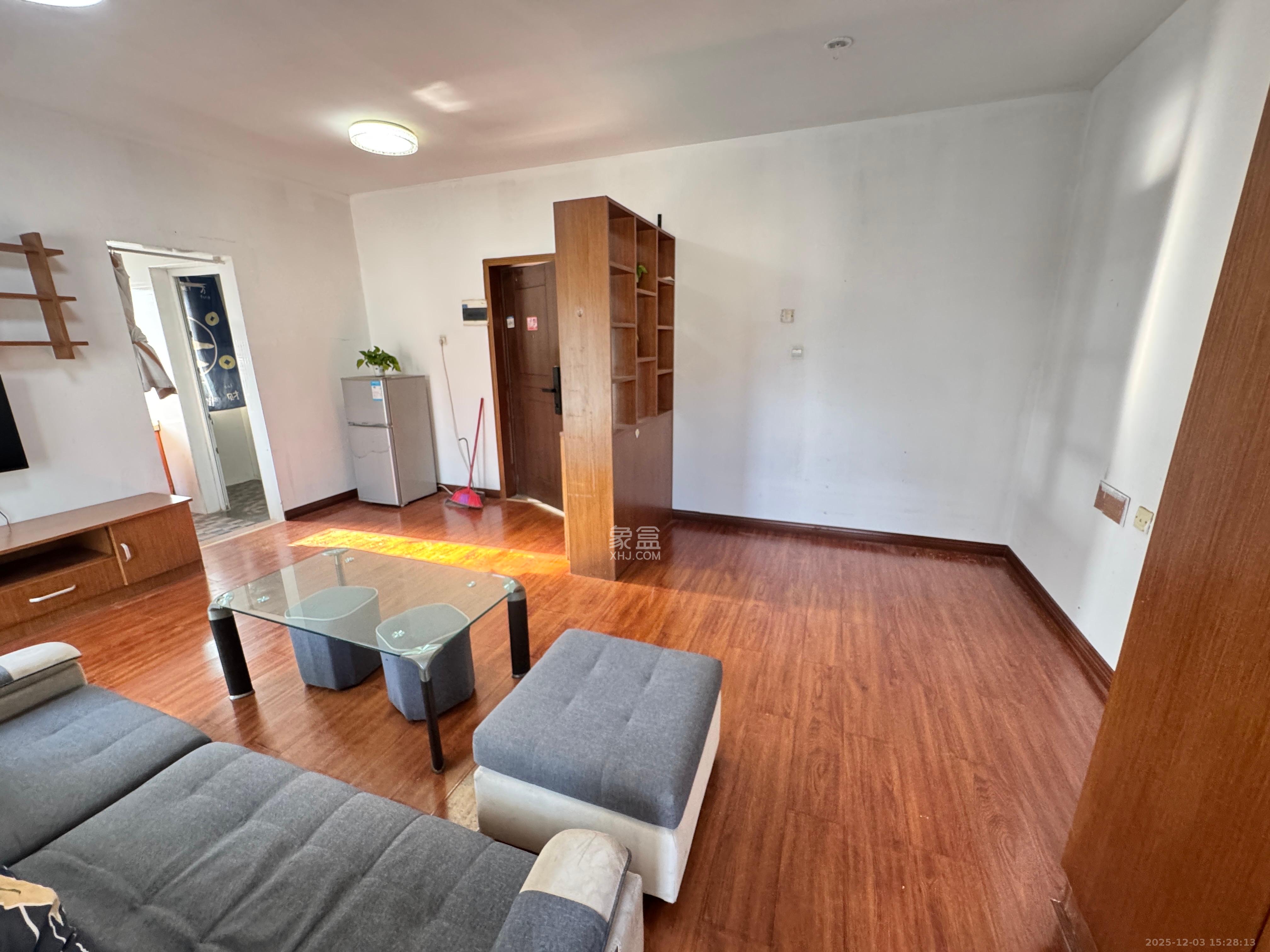 白沙晶城  1室1厅1卫    1500.0元/月室内图