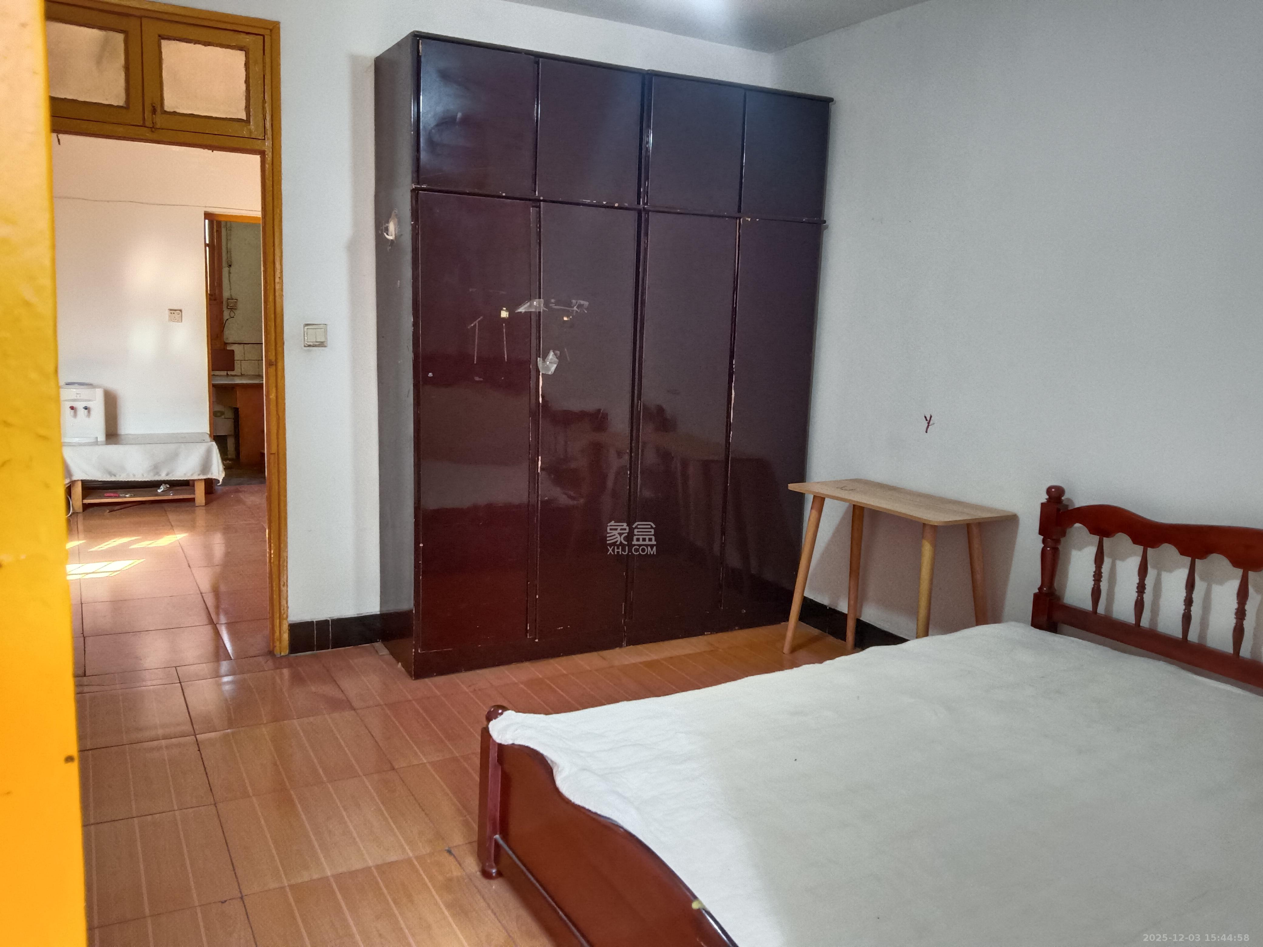 赤岗小区(一二三片) 1室1厅1卫 1200.0元/月 赤岗小区(一二三片) 1室1厅1卫 1200.0元/月室内图