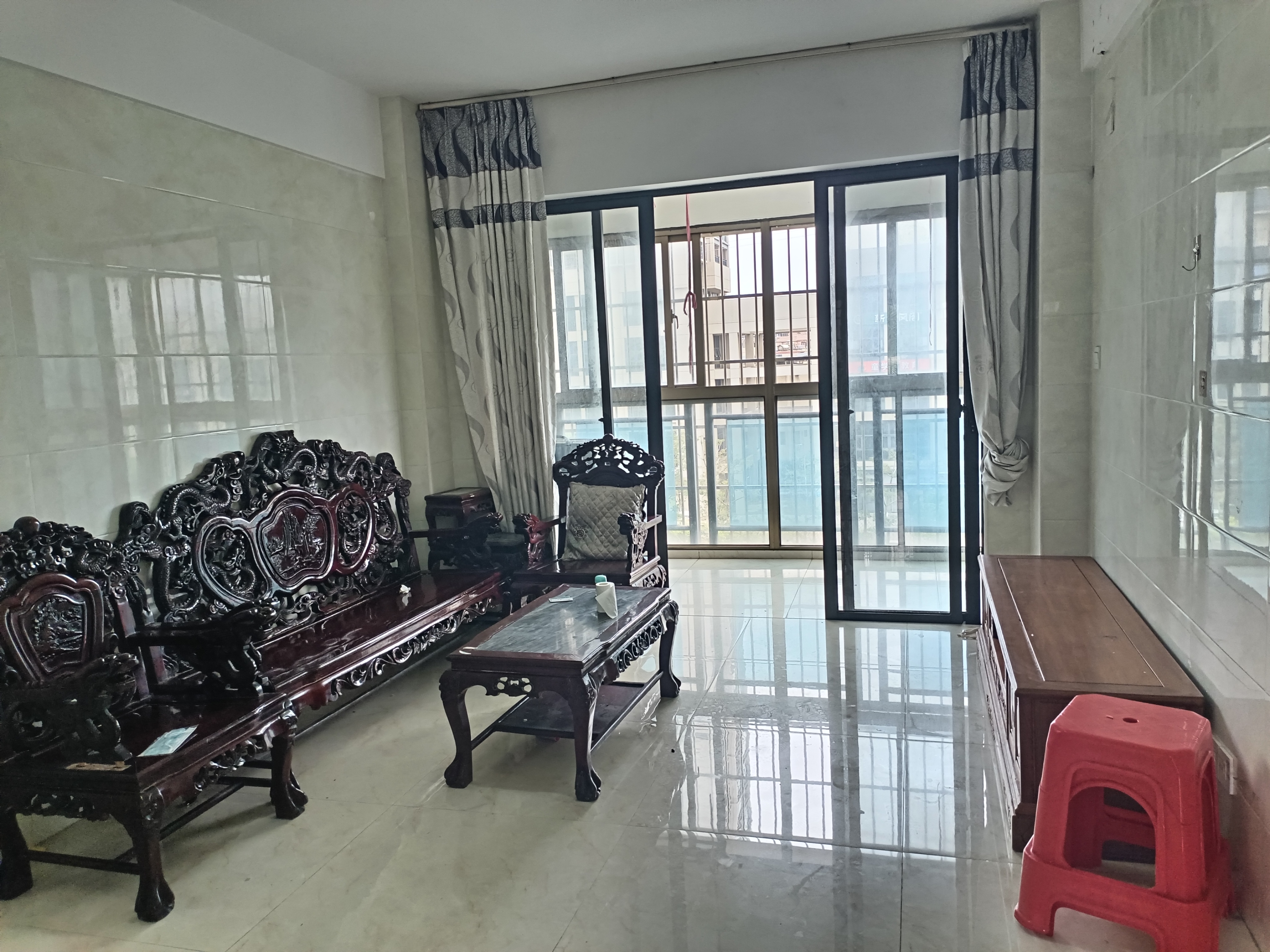 美苑小区  3室2厅1卫    2800.0元/月