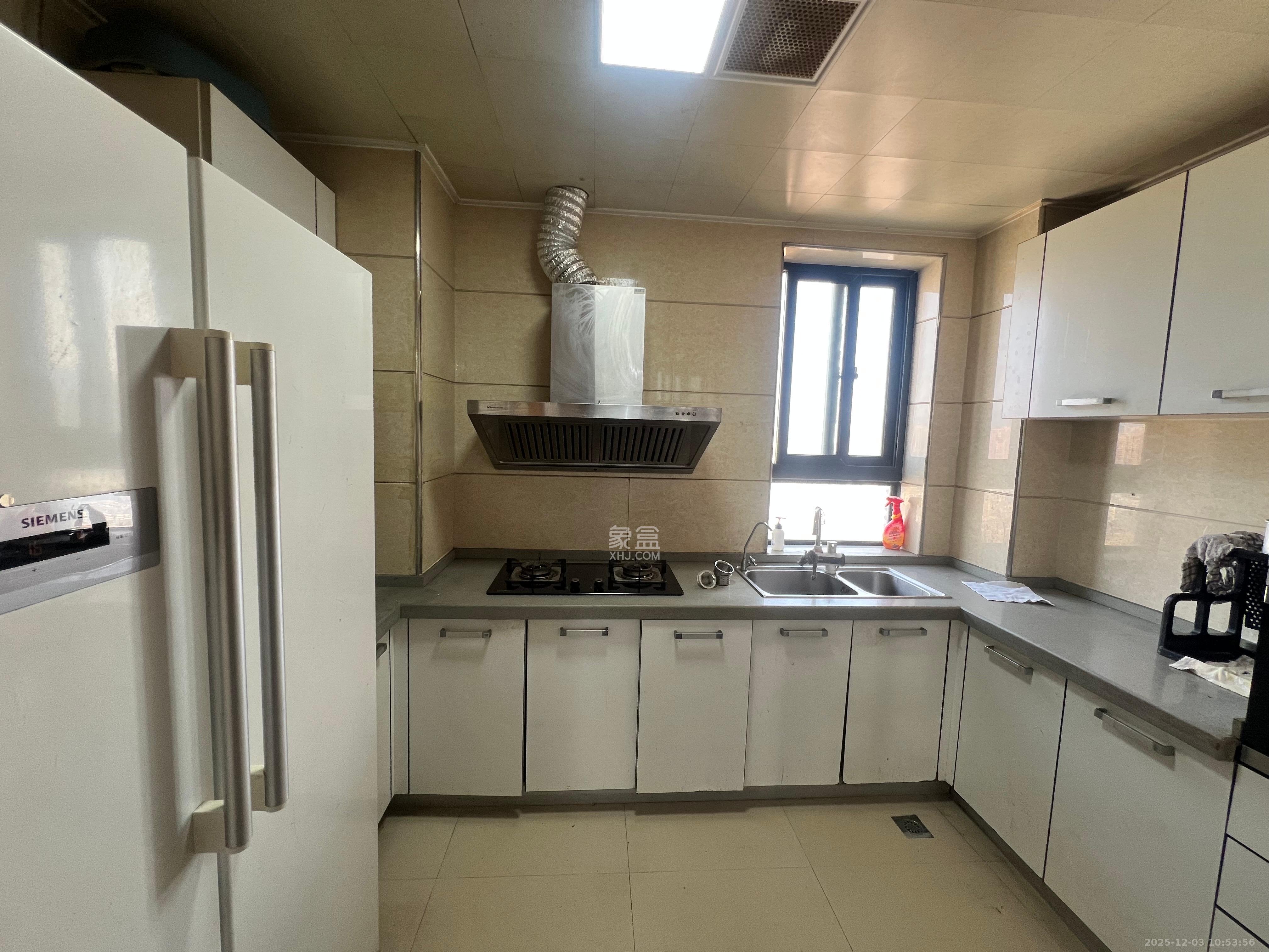 高鑫麓城 3室2厅1卫 3500.0元/月 高鑫麓城 3室2厅1卫 3500.0元/月室内图