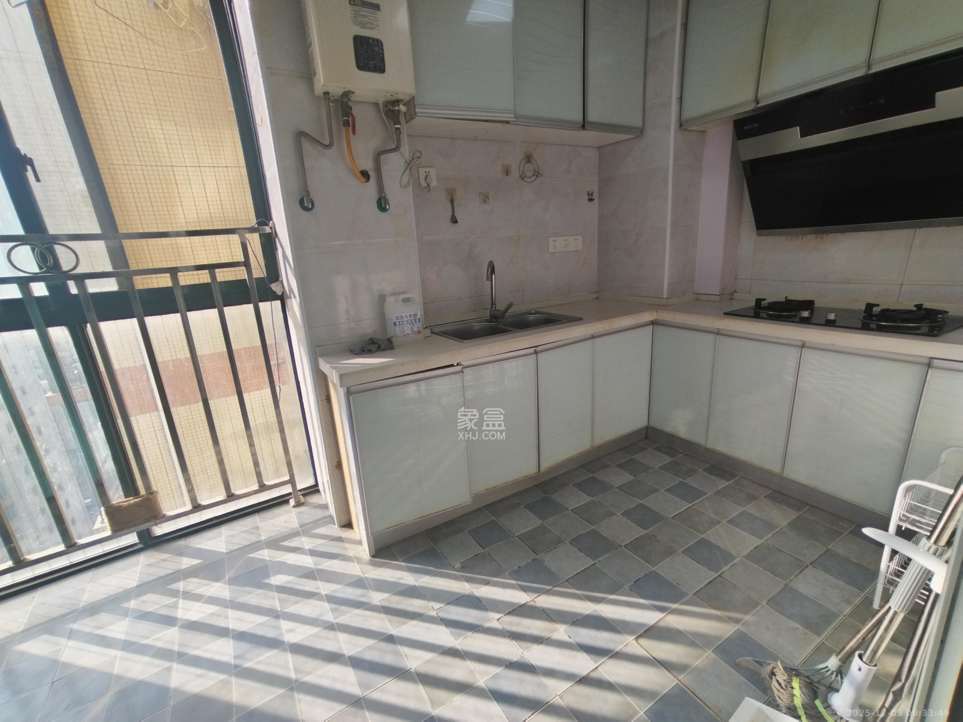 岳北和苑 1室1厅1卫 1700.0元/月 岳北和苑 1室1厅1卫 1700.0元/月室内图