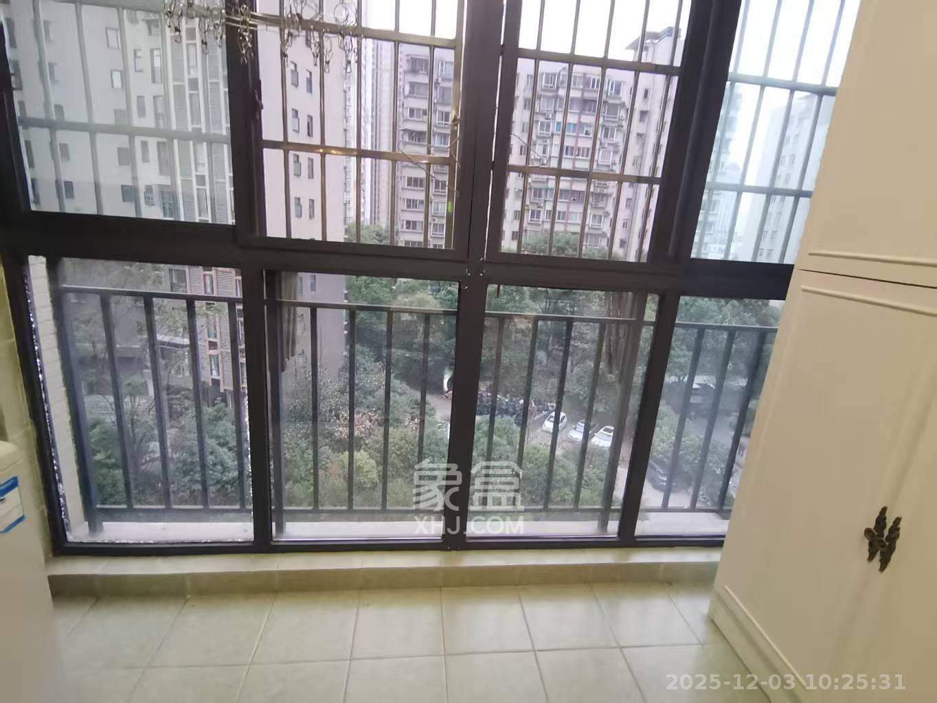 泊爱蓝湾  2室2厅1卫    2500.0元/月室内图