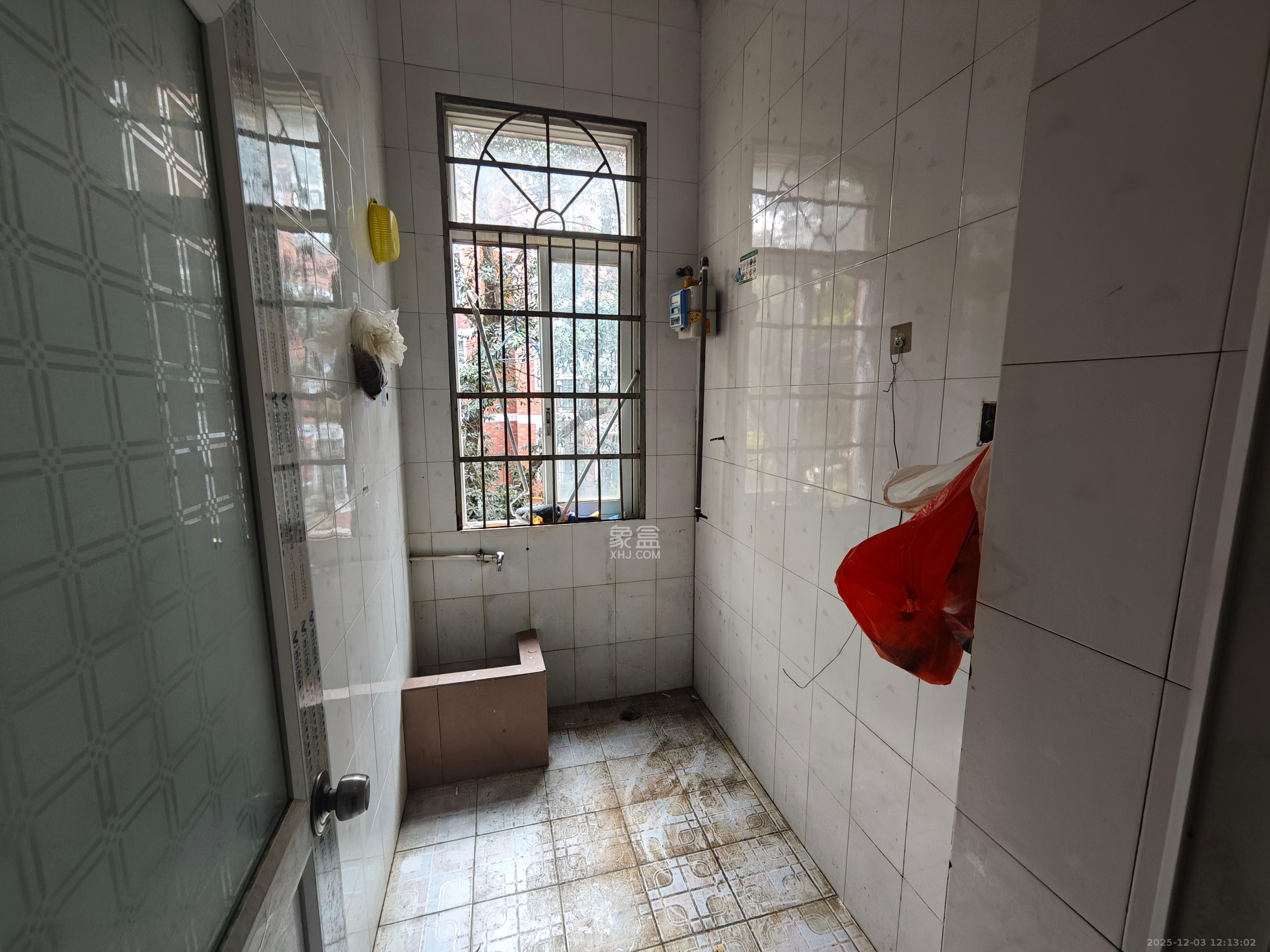 山水人家一二期   103.27㎡      2300.0元/月室内图