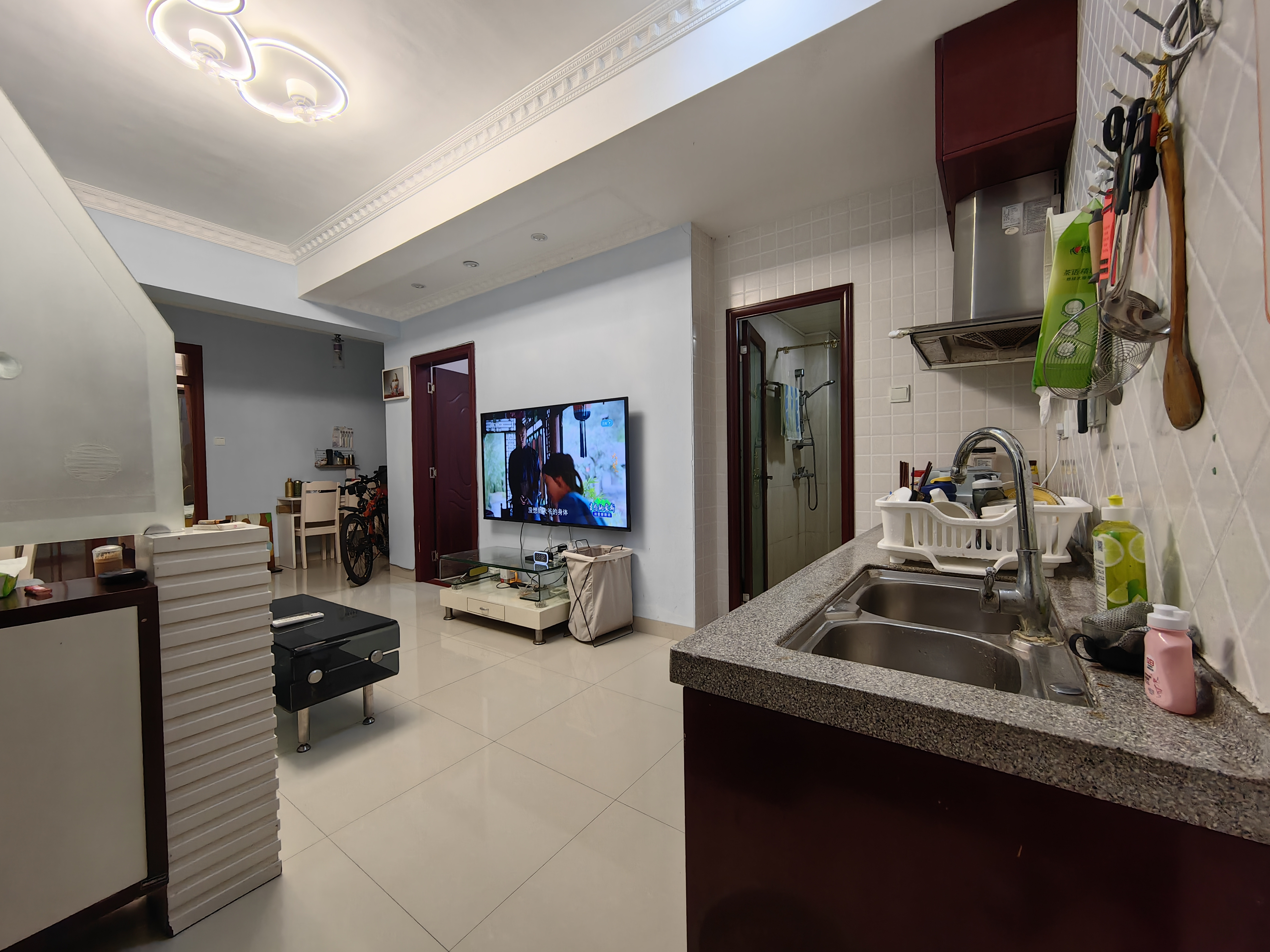 宝华海景 2室2厅1卫 3000.0元/月 宝华海景 2室2厅1卫 3000.0元/月室内图