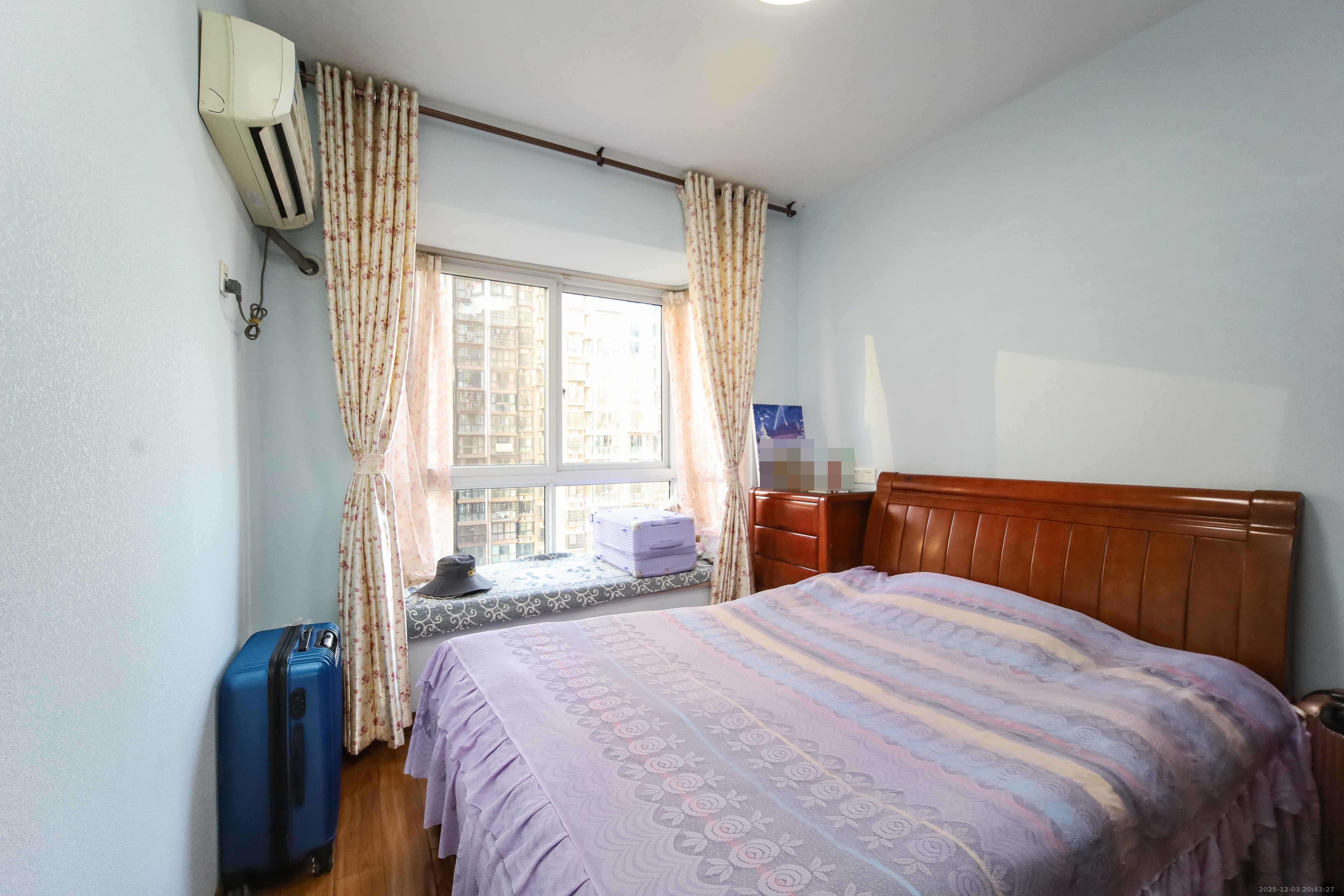 先锋东外滩  3室2厅2卫    105.0万卧室