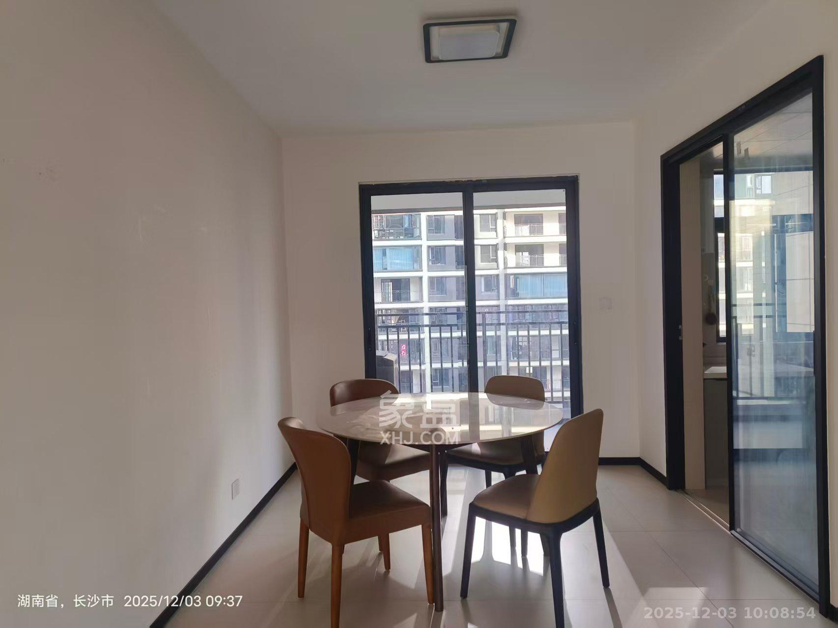 轨道中建麓江府  4室2厅2卫    3000.0元/月室内图