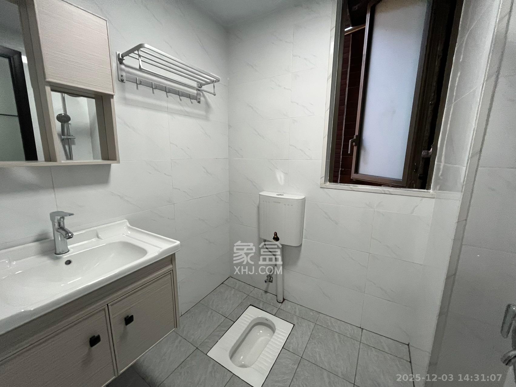 绿地公馆(绿地名邸) 3室2厅2卫 2700.0元/月 绿地公馆(绿地名邸) 3室2厅2卫 2700.0元/月室内图