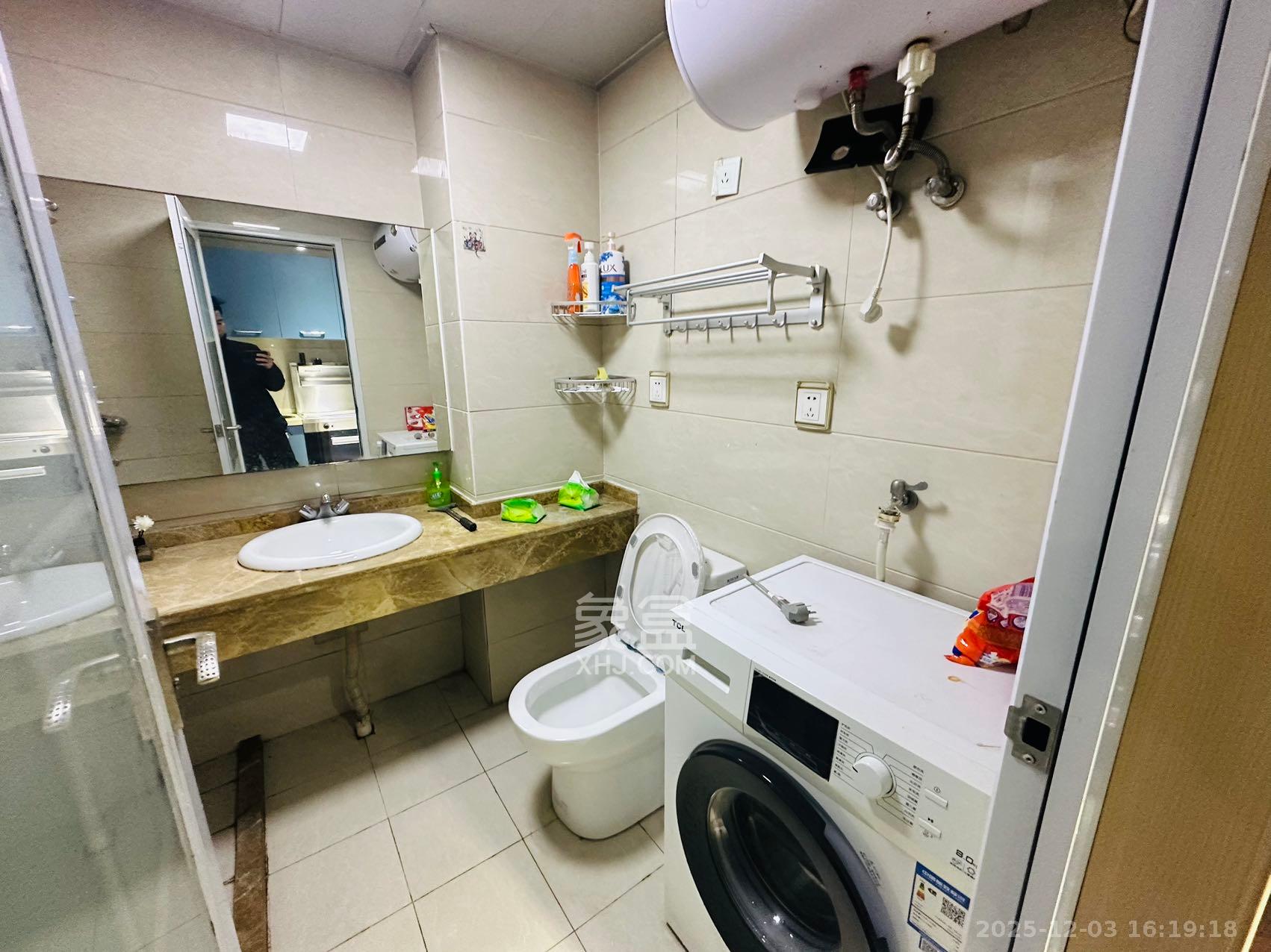 西子一间  1室1厅1卫    1600.0元/月室内图