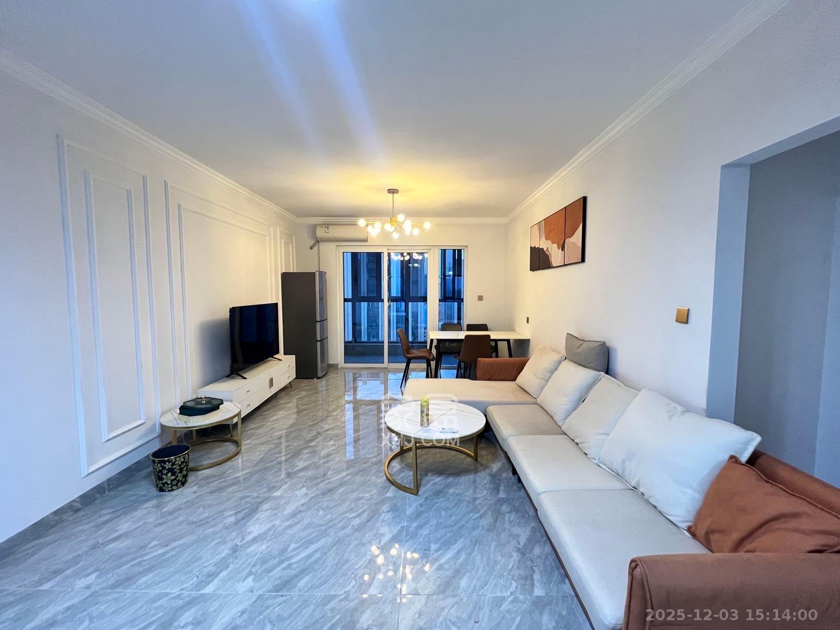 绿地之窗  3室2厅2卫    2800.0元/月