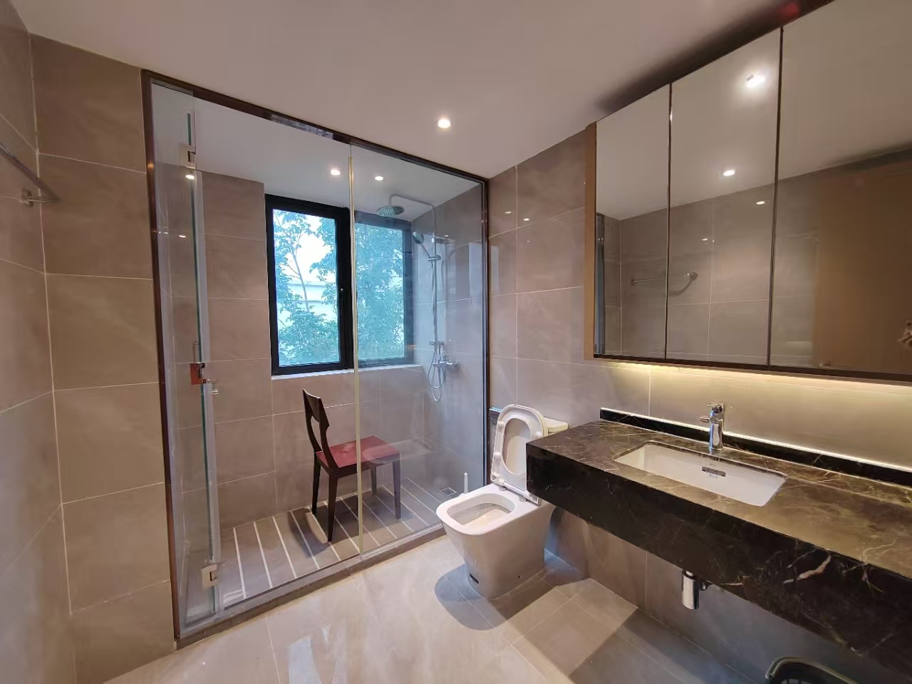 鲁能海蓝公馆  3室2厅2卫    3500.0元/月室内图