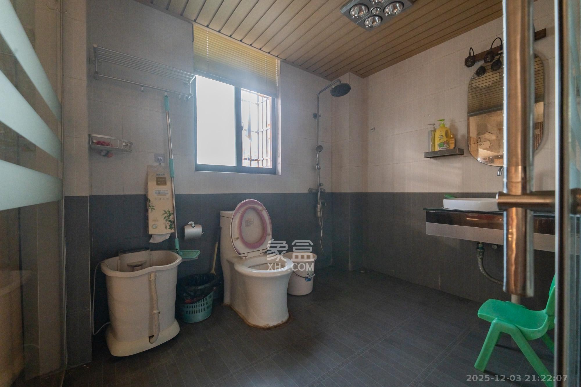 幸福里润城(幸福里二期) 1室2厅2卫 75.8万 幸福里润城(幸福里二期) 1室2厅2卫 75.8万卫生间