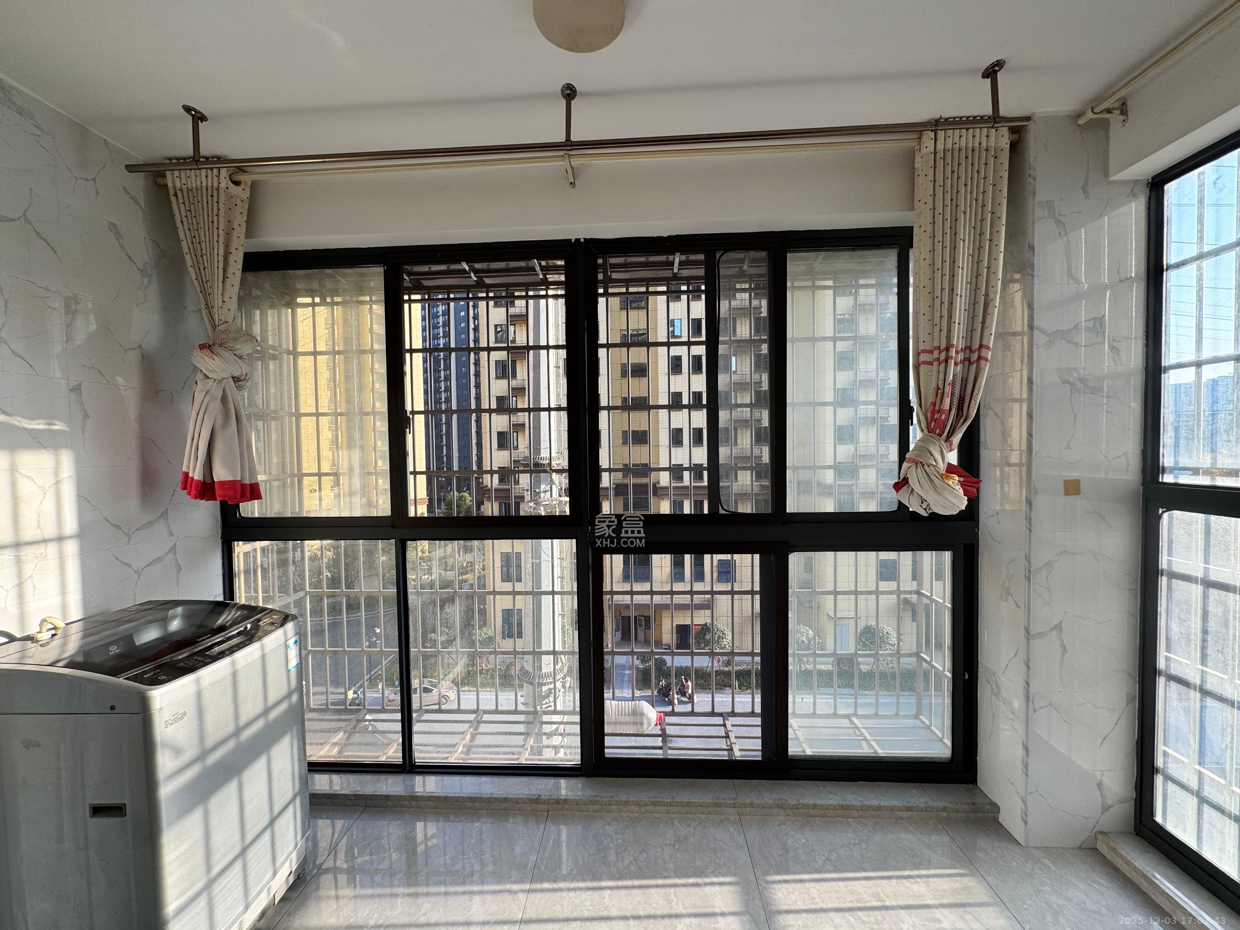 星城新宇颐景苑 3室2厅1卫 2600.0元/月 星城新宇颐景苑 3室2厅1卫 2600.0元/月室内图