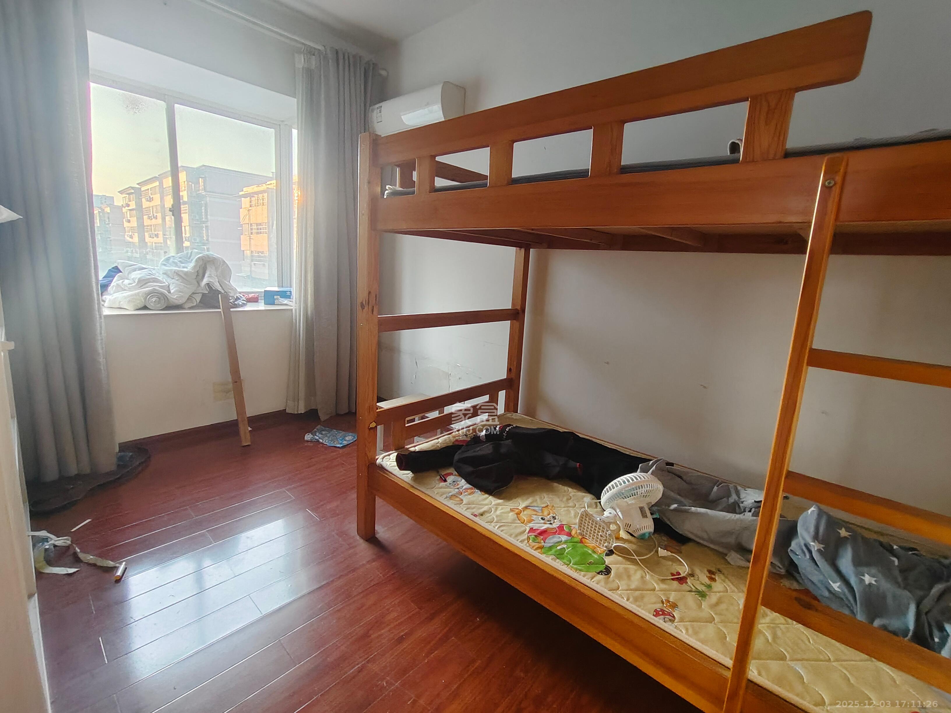 英才园丰颐苑  3室2厅2卫    3000.0元/月室内图