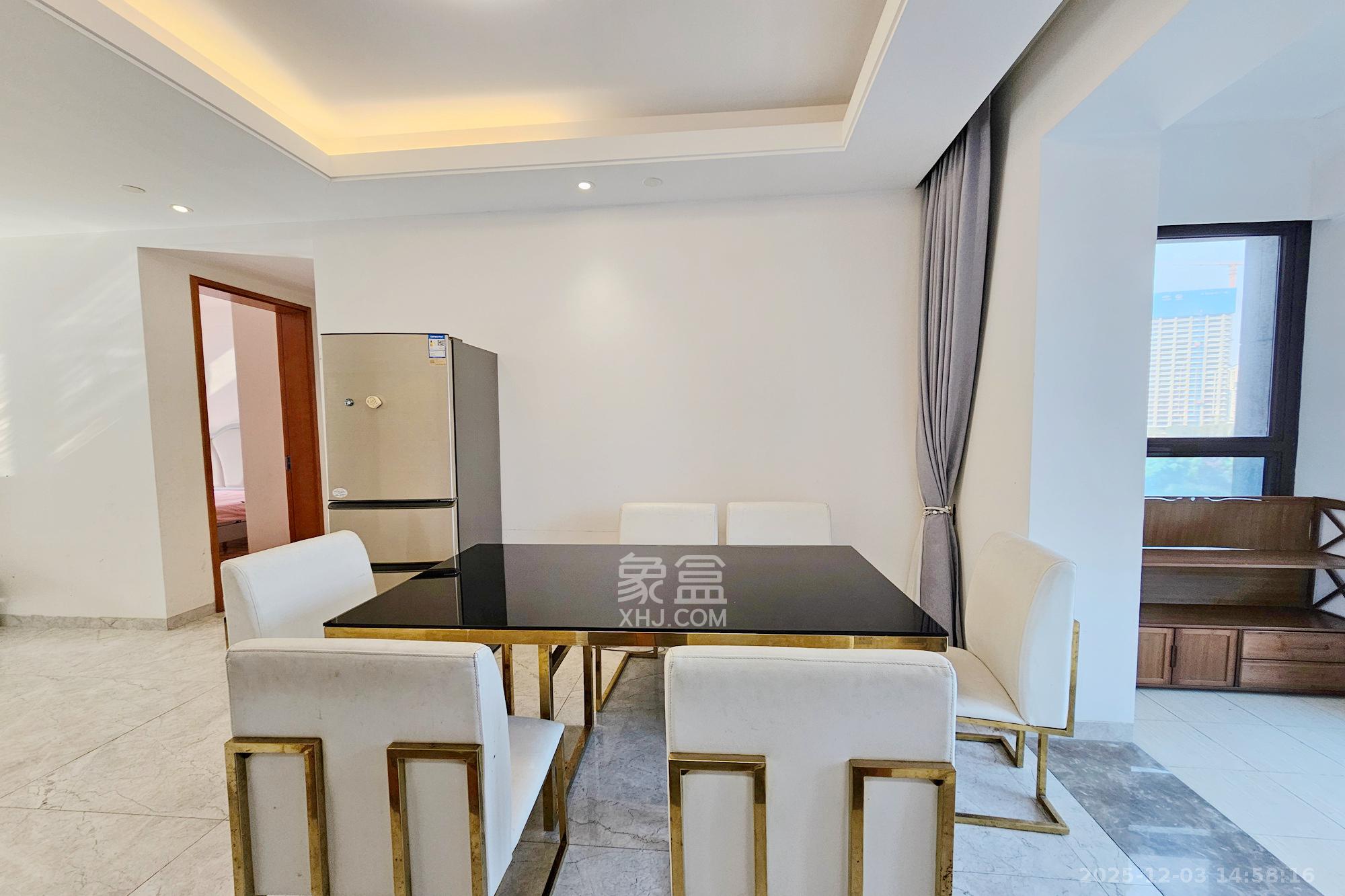 明昇壹城（明昇时代广场）二期  3室2厅2卫    150.0万客厅