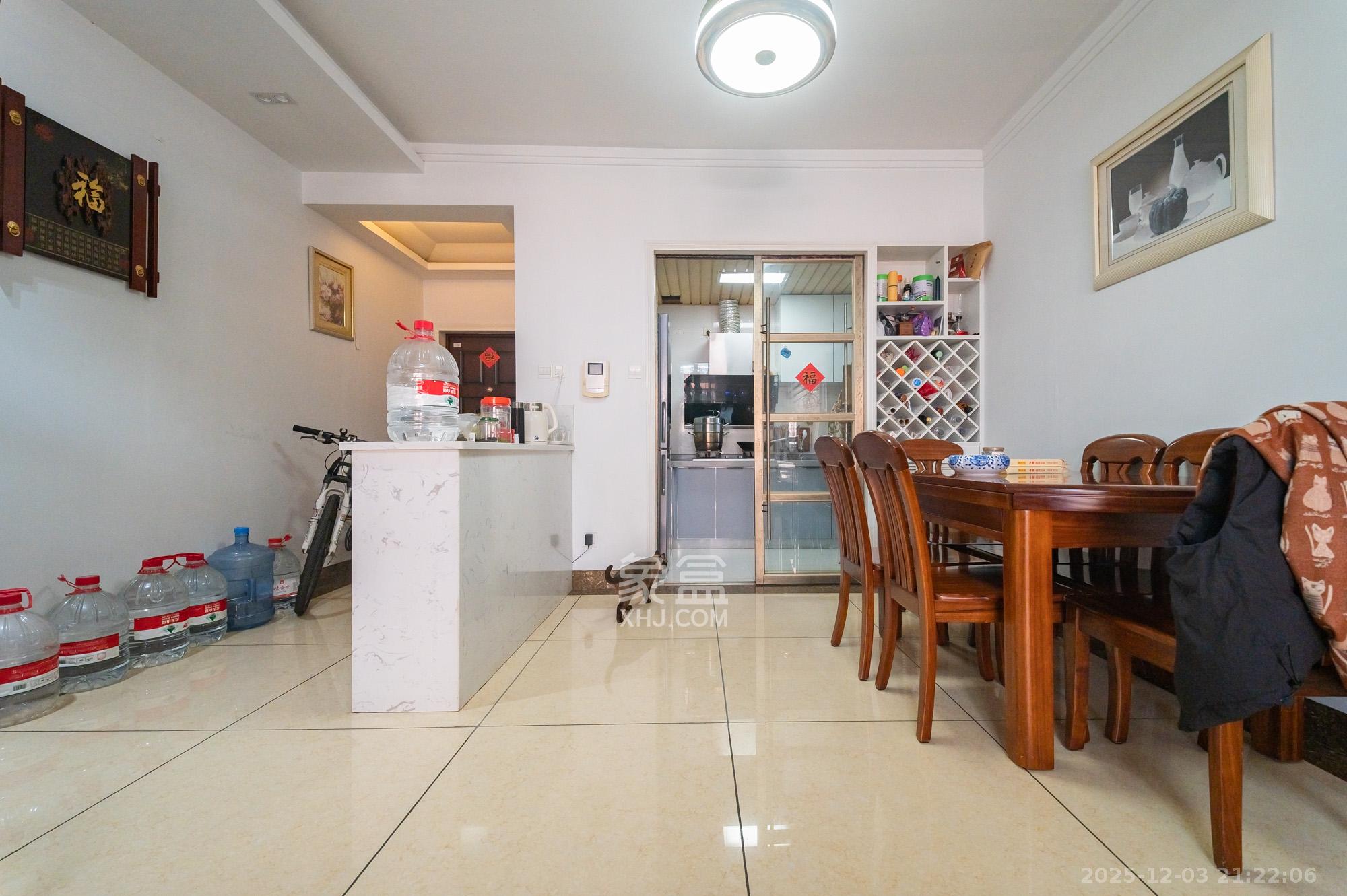 幸福里润城(幸福里二期) 1室2厅2卫 75.8万 幸福里润城(幸福里二期) 1室2厅2卫 75.8万客厅