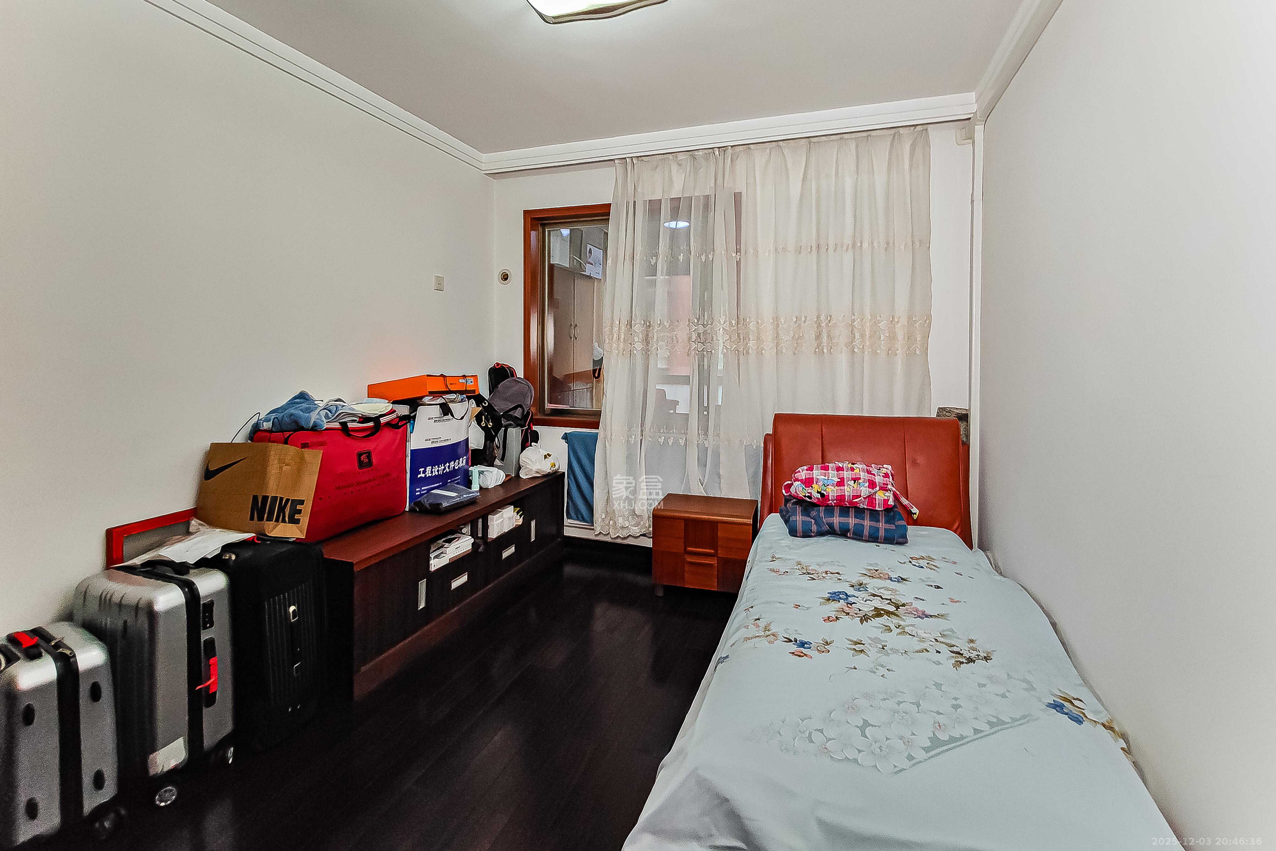 中天枫景园  4室2厅2卫    328.0万卧室