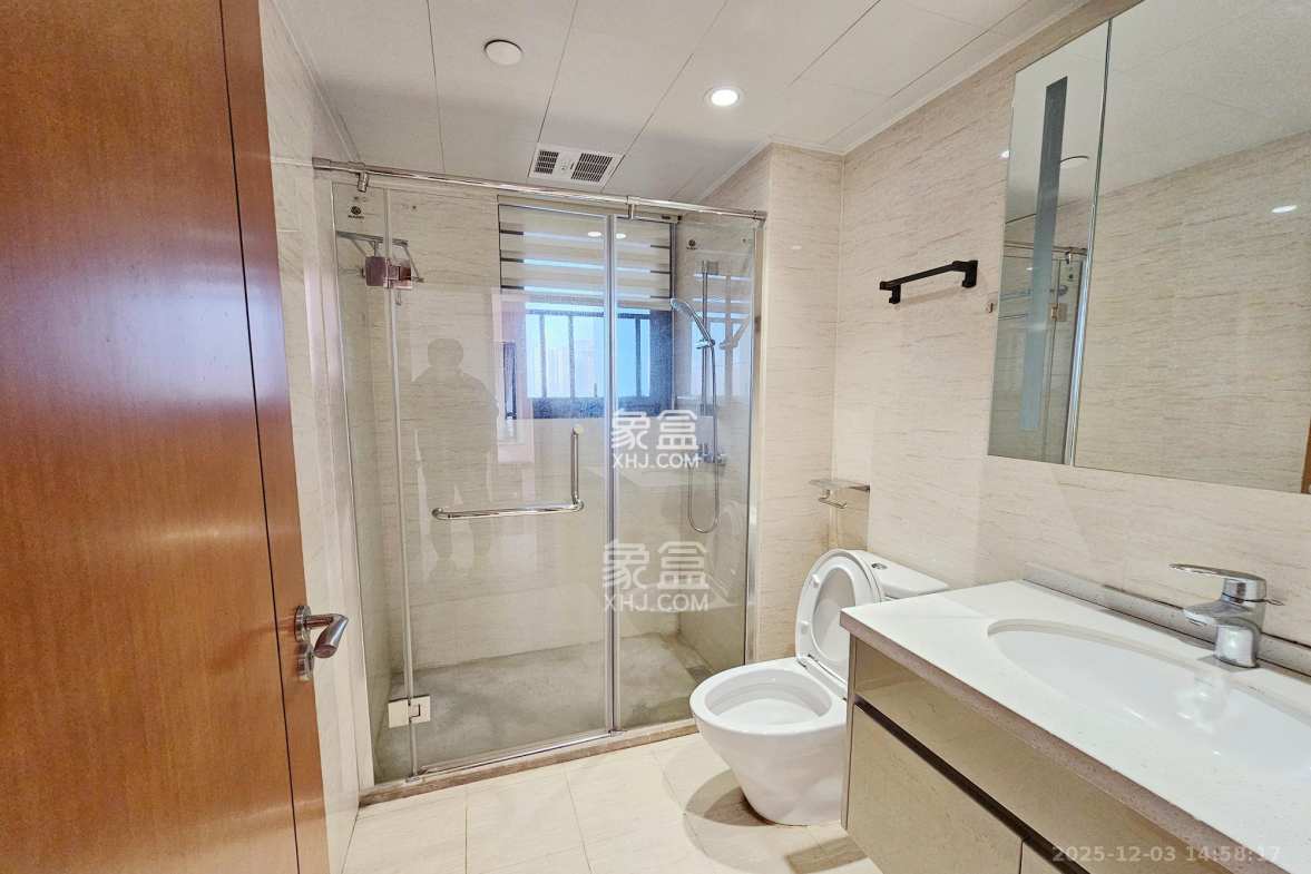 明昇壹城(明昇时代广场)二期 3室2厅2卫 150.0万 明昇壹城(明昇时代广场)二期 3室2厅2卫 150.0万卫生间