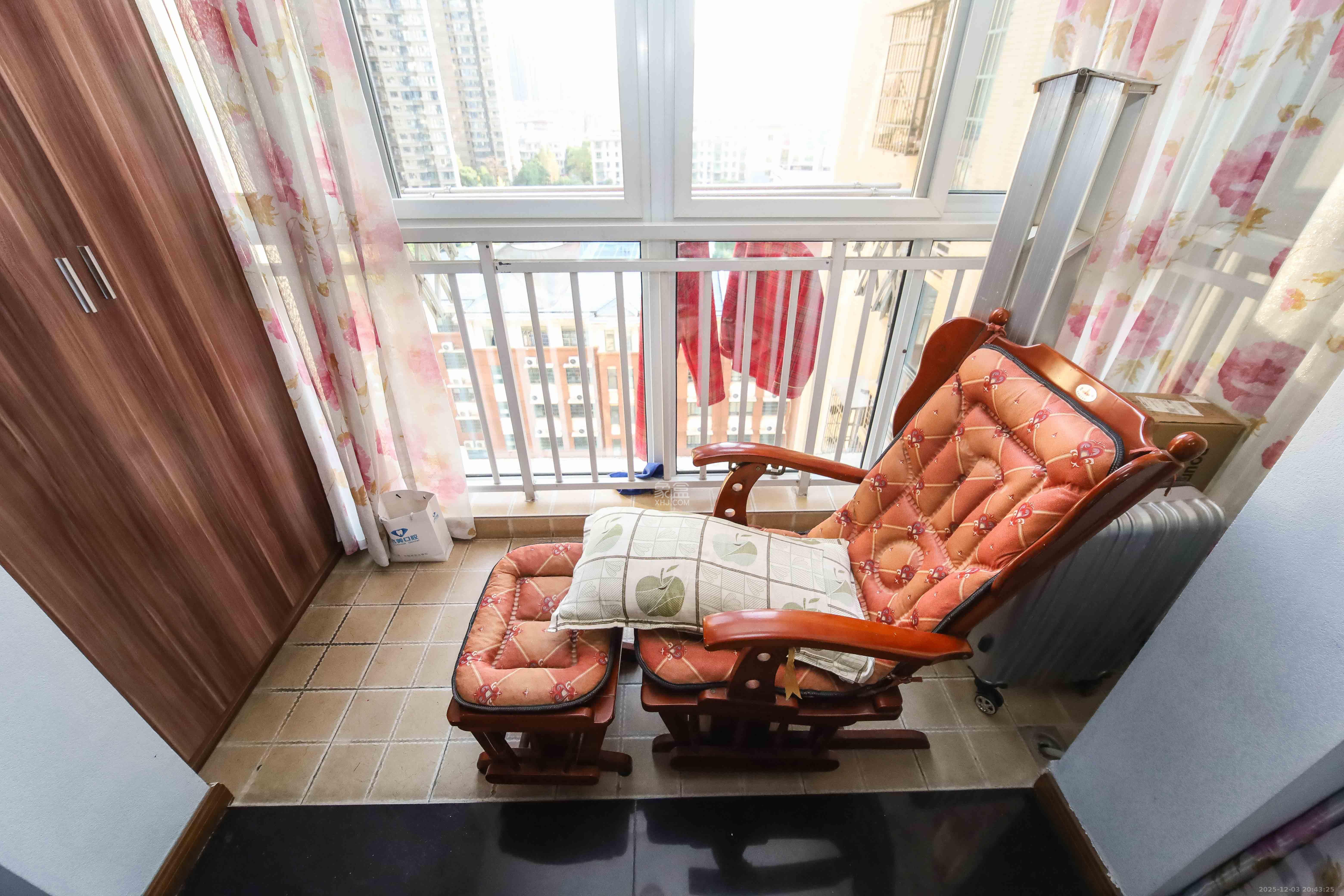 先锋东外滩  3室2厅2卫    105.0万阳台