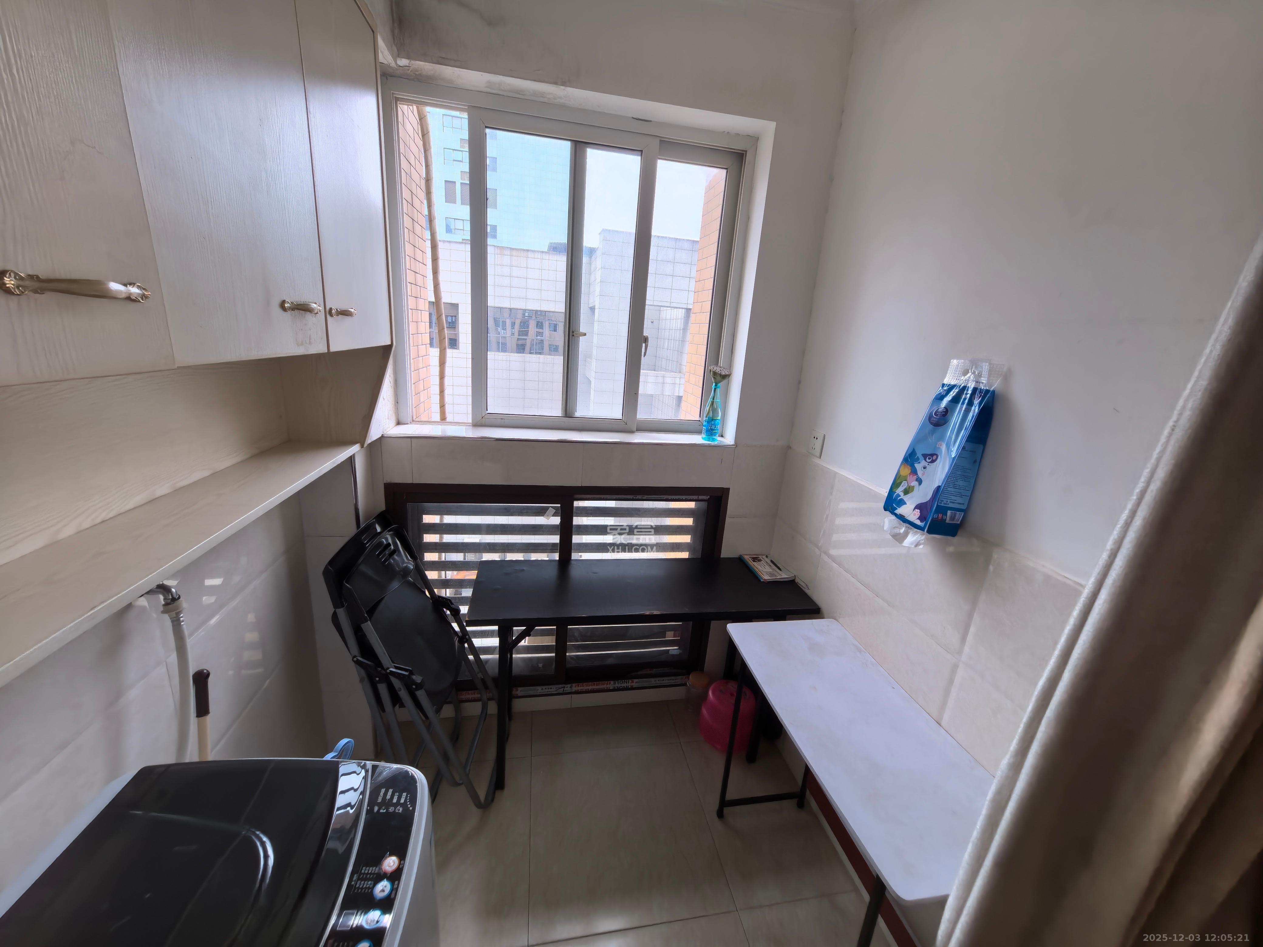 东方航标  1室1厅1卫    1200.0元/月室内图