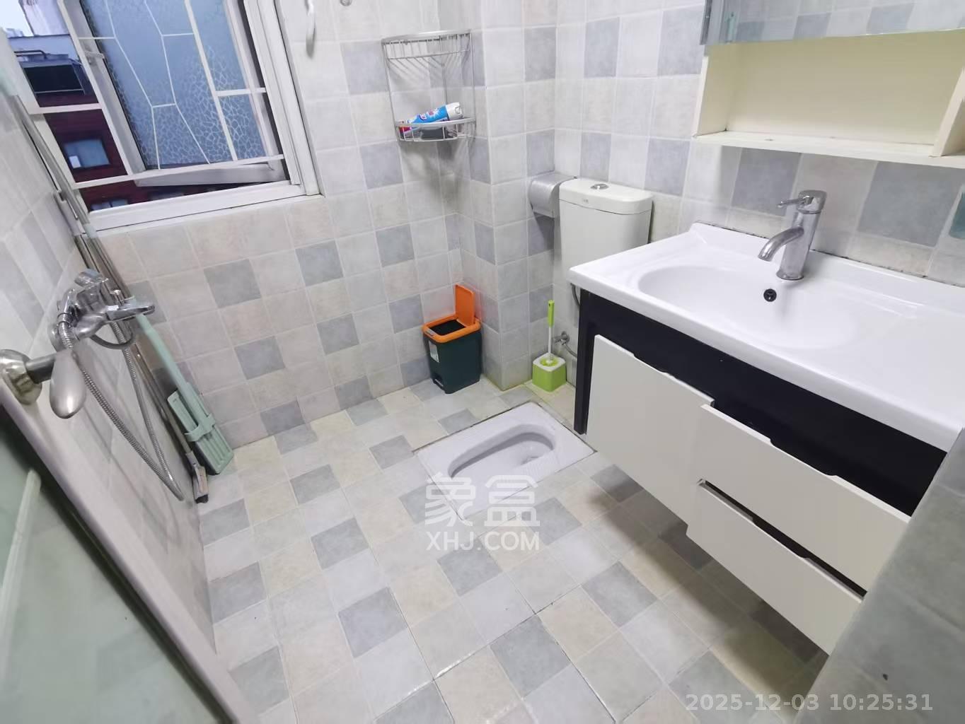 泊爱蓝湾  2室2厅1卫    2500.0元/月室内图