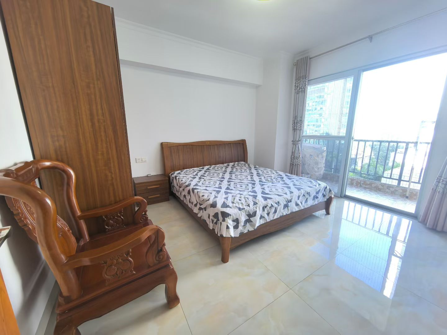 金山广场  2室2厅1卫    2500.0元/月室内图