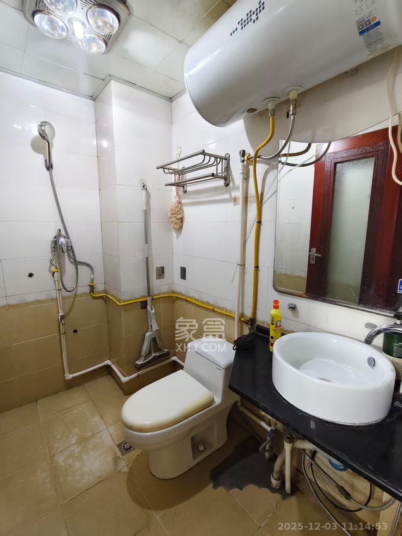 新星小区  1室1厅1卫    1100.0元/月室内图