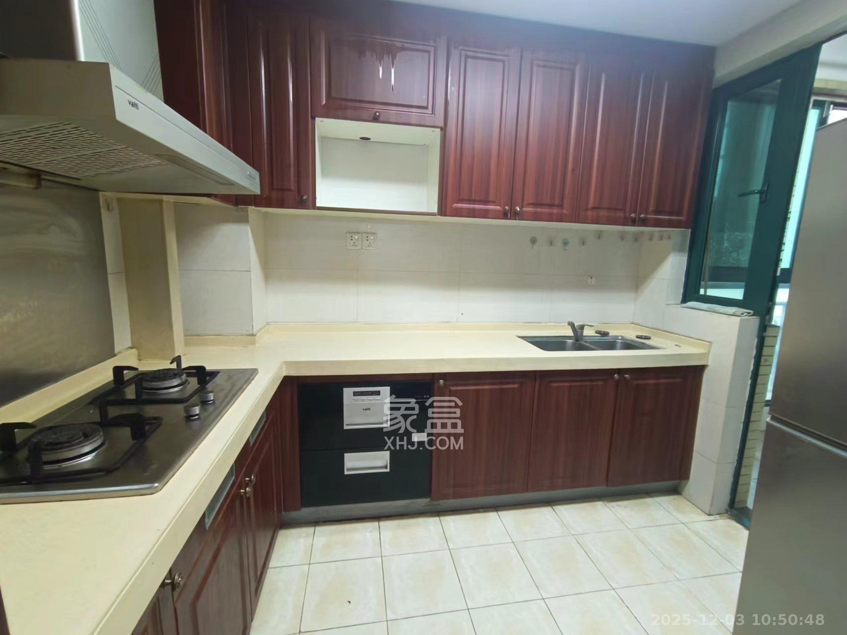 恒大城 3室2厅1卫 2400.0元/月 恒大城 3室2厅1卫 2400.0元/月室内图