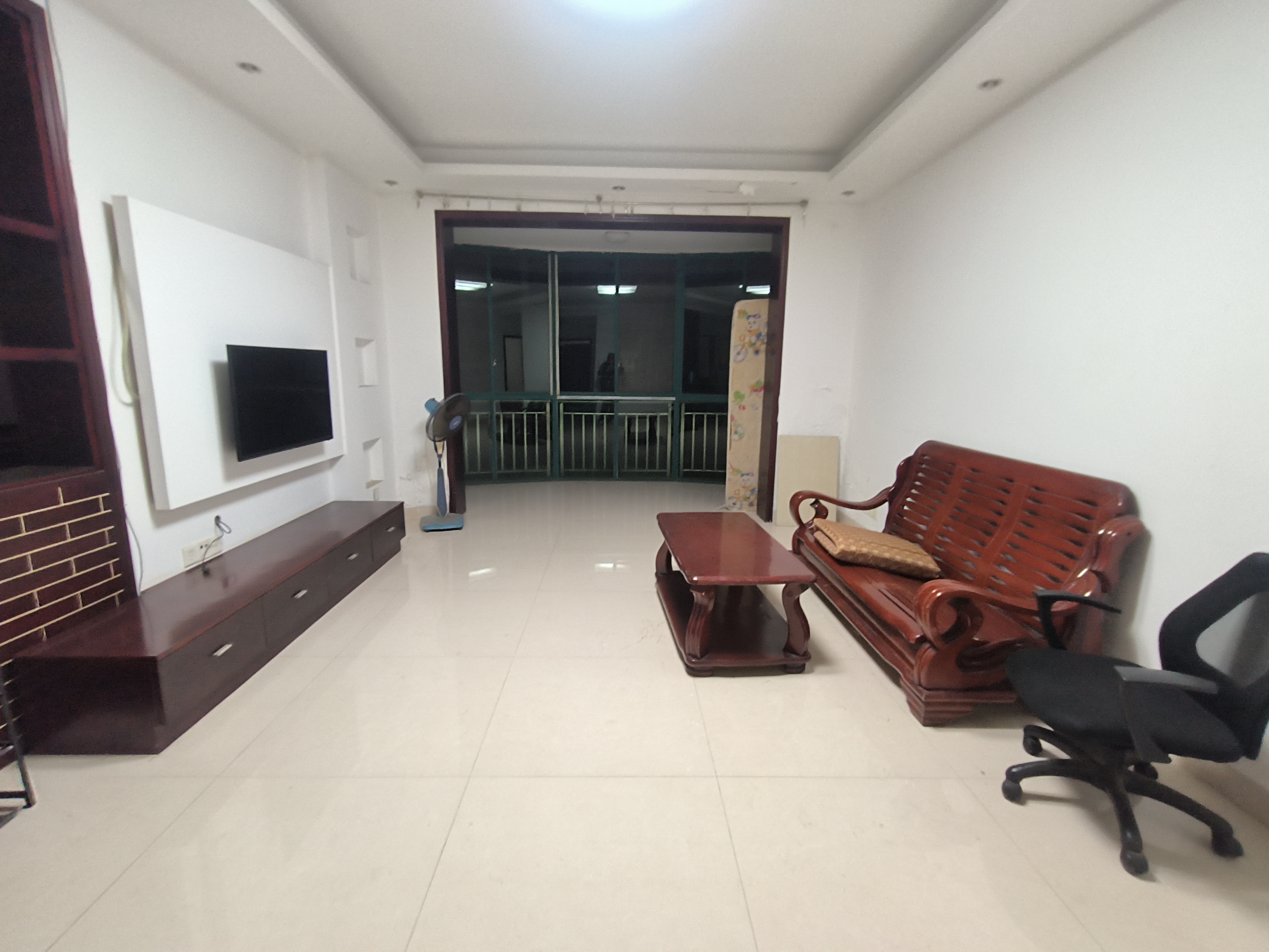 湘环苑  1室2厅2卫    1300.0元/月