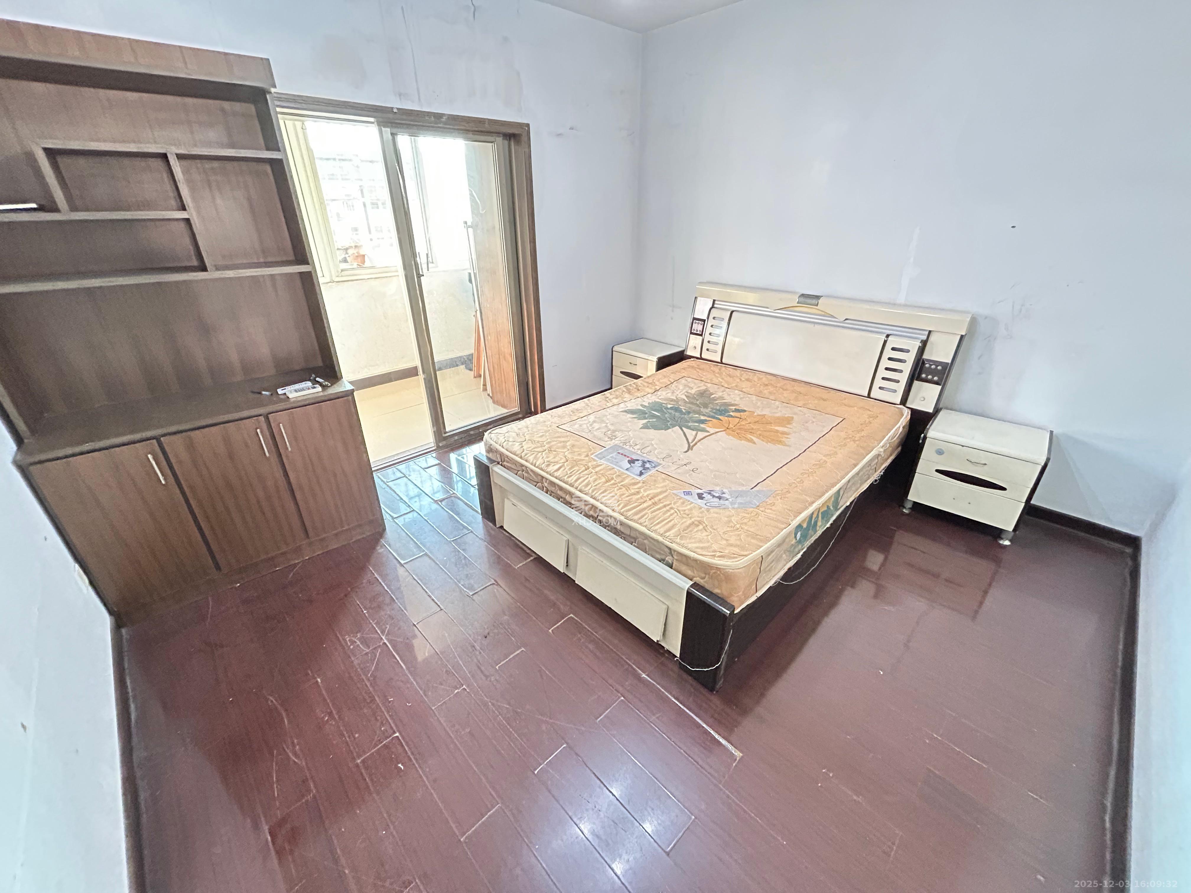 桔洲新苑(观沙岭) 3室2厅2卫 1700.0元/月 桔洲新苑(观沙岭) 3室2厅2卫 1700.0元/月室内图