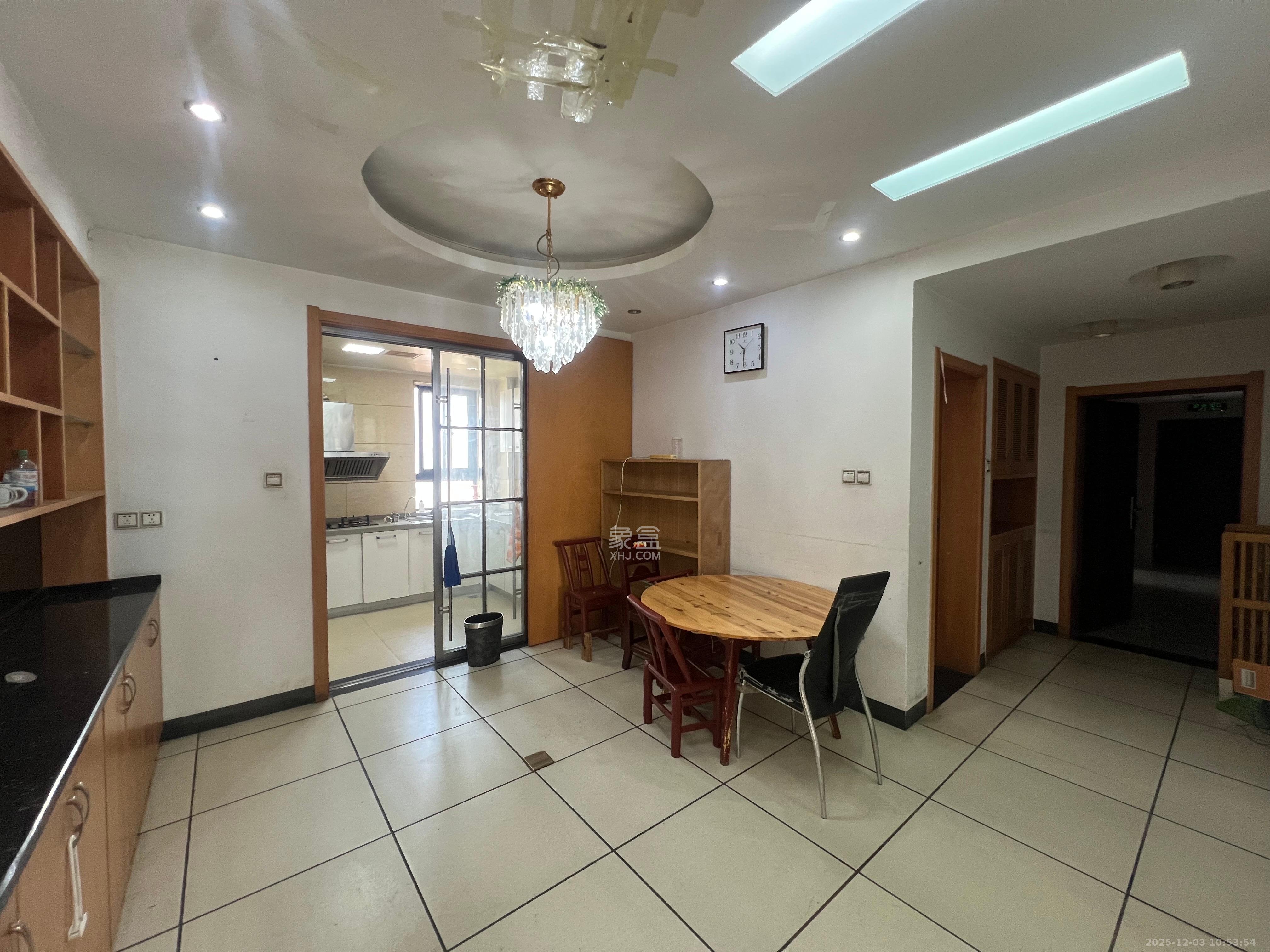 高鑫麓城 3室2厅1卫 3500.0元/月 高鑫麓城 3室2厅1卫 3500.0元/月室内图