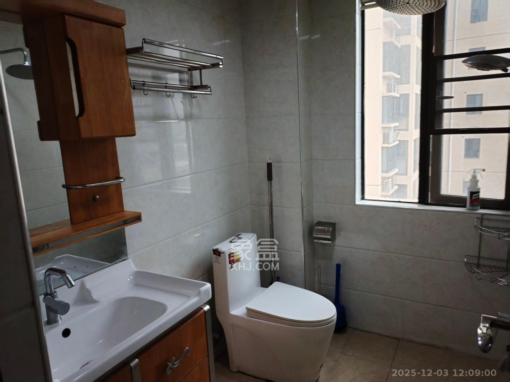 钰龙天下二期(钰龙佳园) 3室2厅2卫 2500.0元/月 钰龙天下二期(钰龙佳园) 3室2厅2卫 2500.0元/月室内图