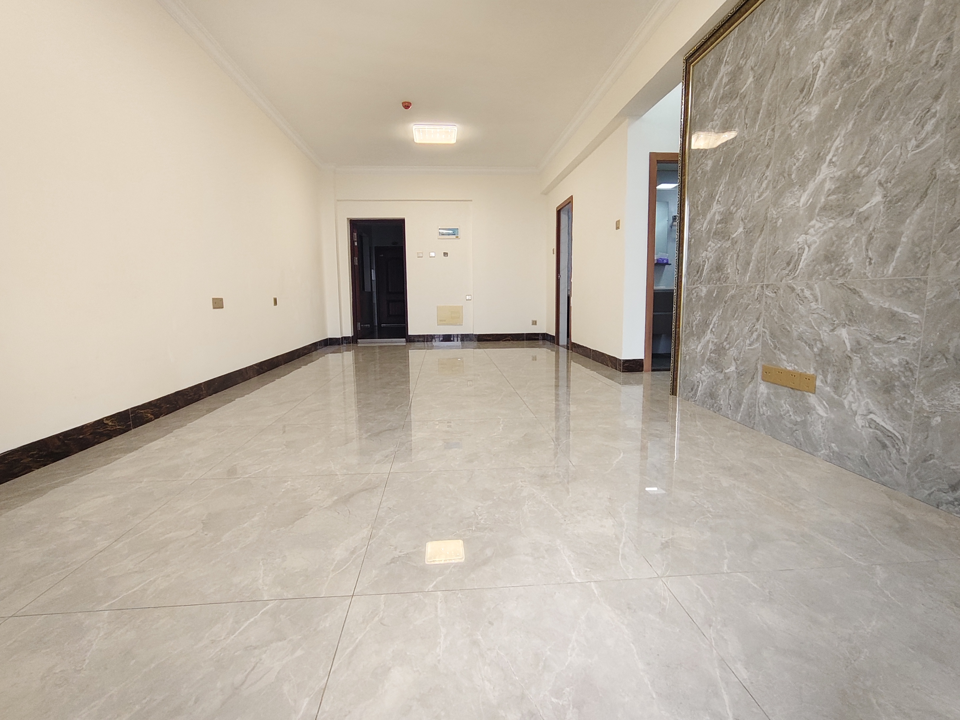 展兴汇景名城  2室2厅1卫    2000.0元/月室内图