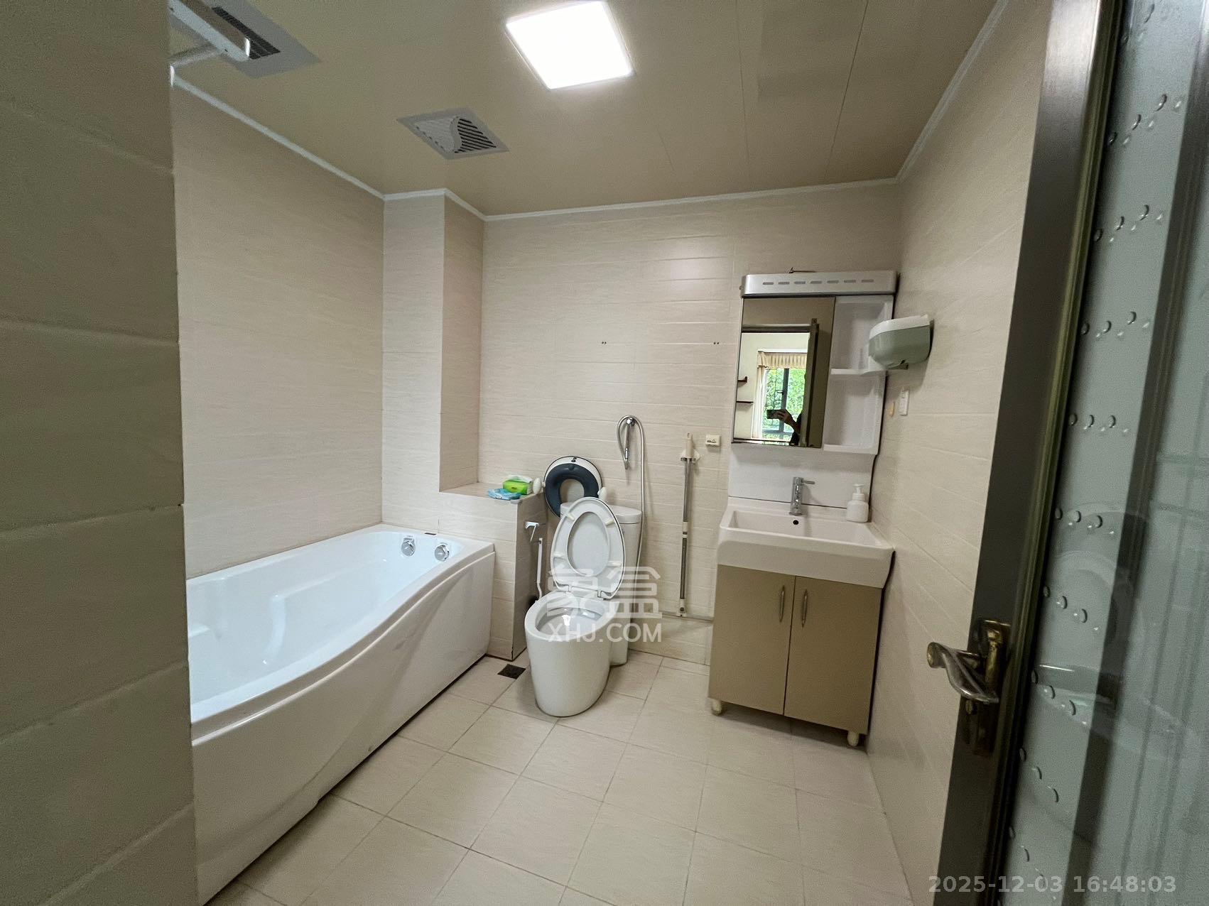 西子花苑 3室2厅2卫 3000.0元/月 西子花苑 3室2厅2卫 3000.0元/月室内图