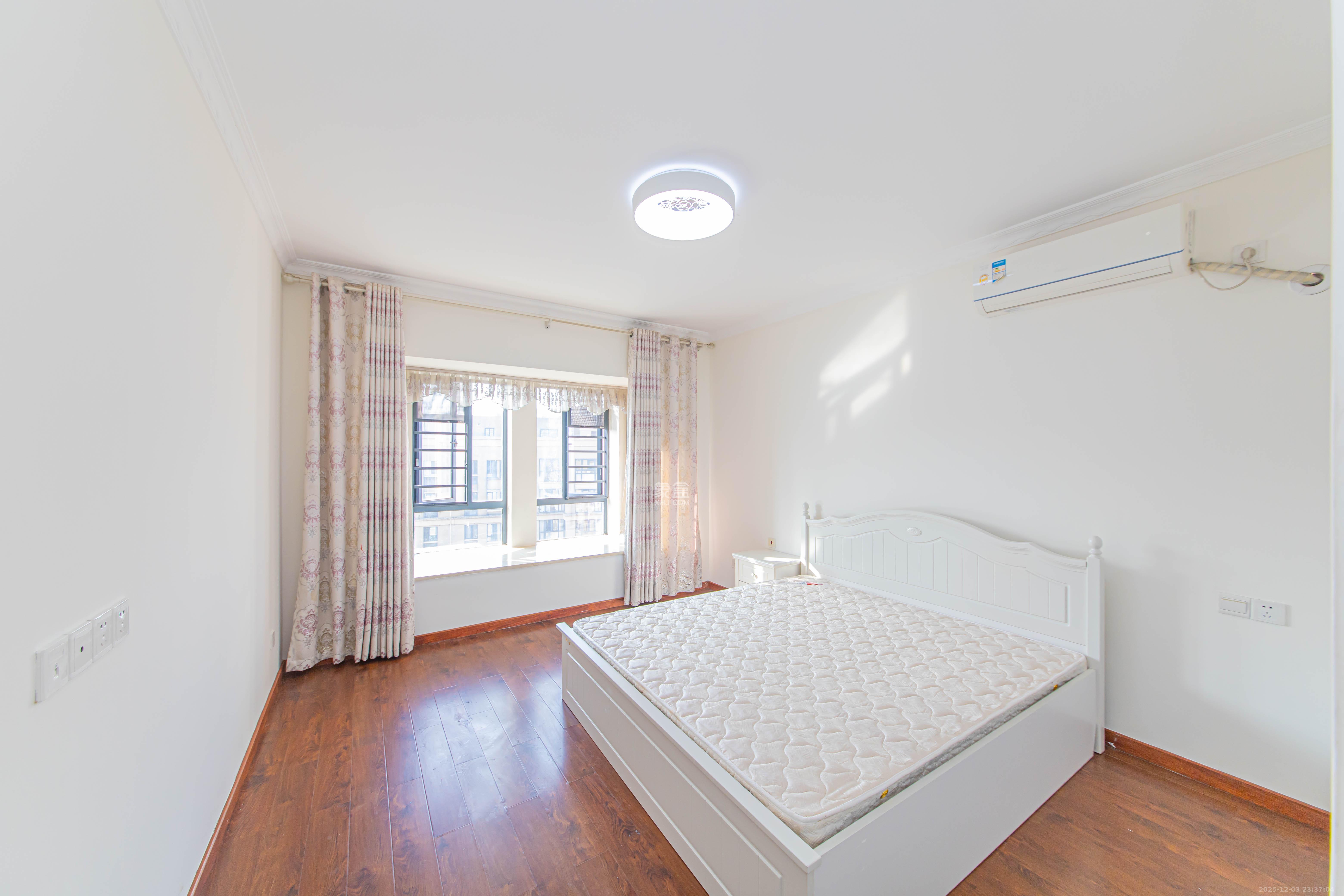 鑫远尚玺苑 4室2厅2卫 168.0万 鑫远尚玺苑 4室2厅2卫 168.0万卧室