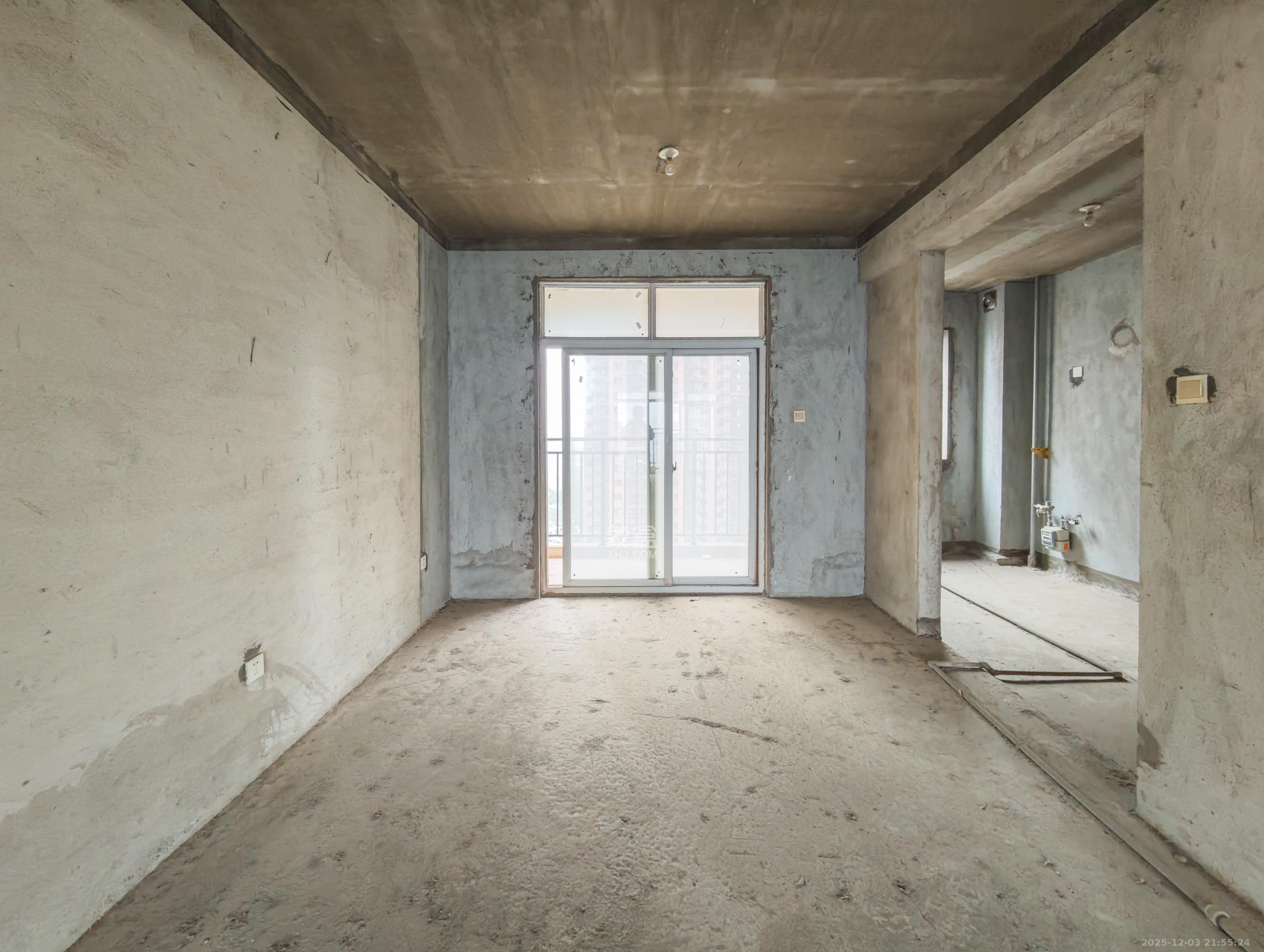 佳辉丽景鑫城 5室2厅3卫 100.0万 佳辉丽景鑫城 5室2厅3卫 100.0万其他